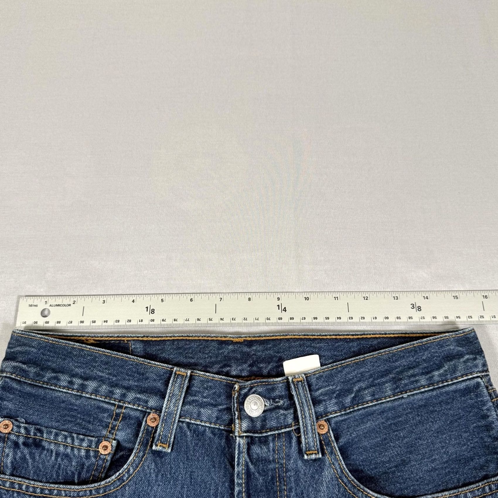 Levi's VINTAGE Levi's 501 Jeans Men 31x30 Blue Denim Straight 5-Pocket Button Fly Classic Straight Leg 90s ML Womens Mens Size US 31 - 7 Thumbnail