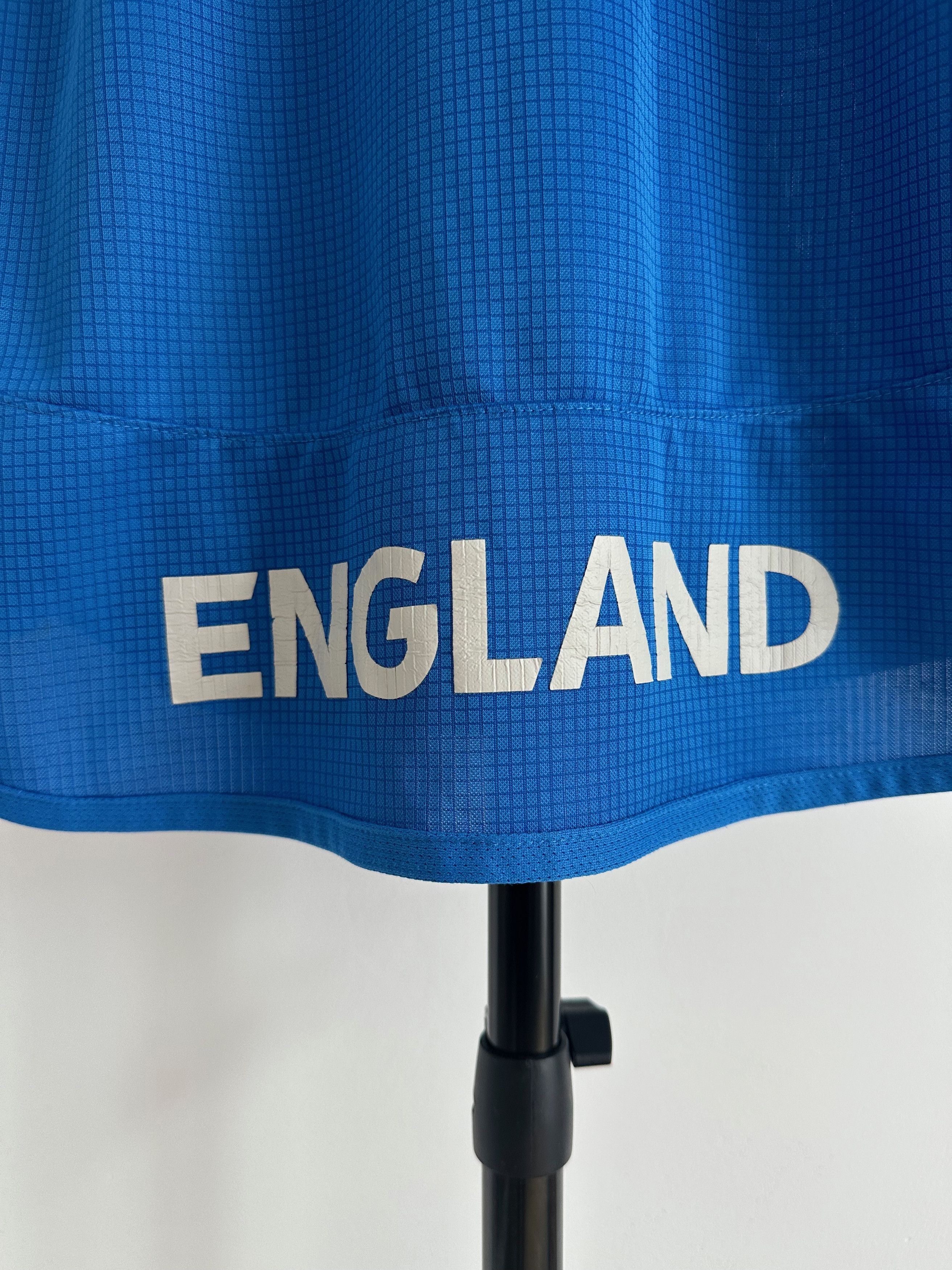 Umbro 2005 Umbro England soccer national team blue Size US M / EU 48-50 / 2 - 10 Thumbnail