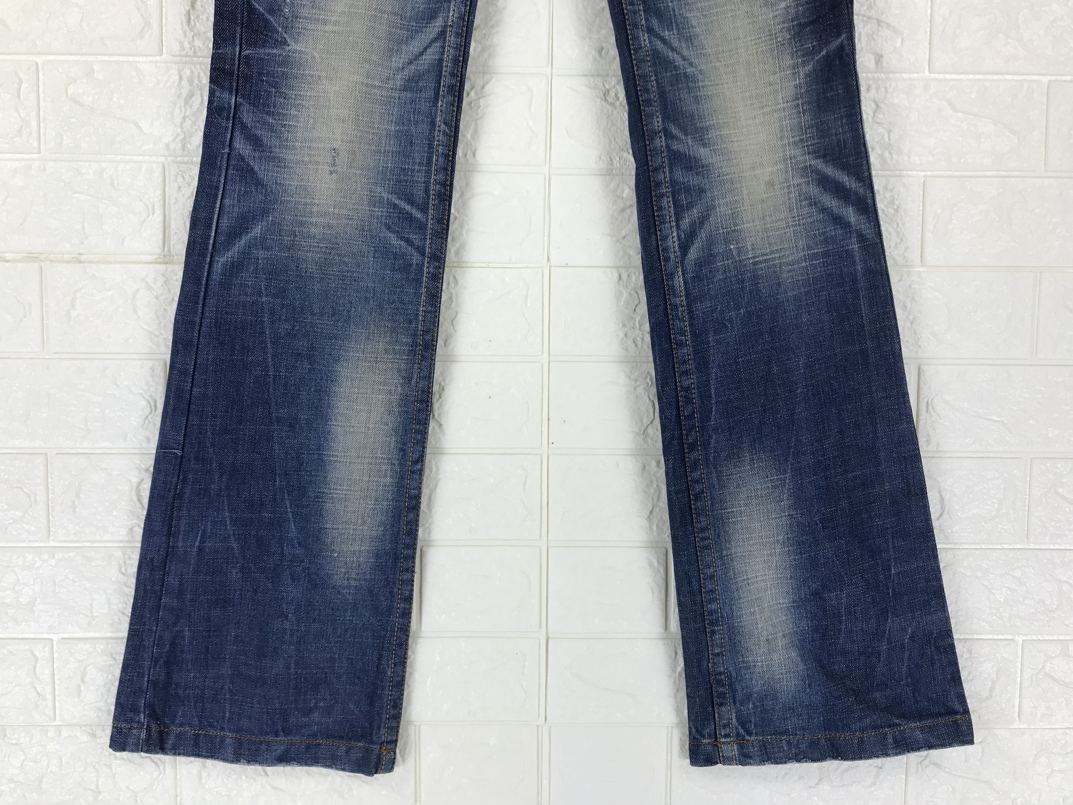 Japanese Brand Vintage Red Pepper Denim Embroidered Flare Jeans Size 25" / US 0 / IT 36 - 8 Thumbnail