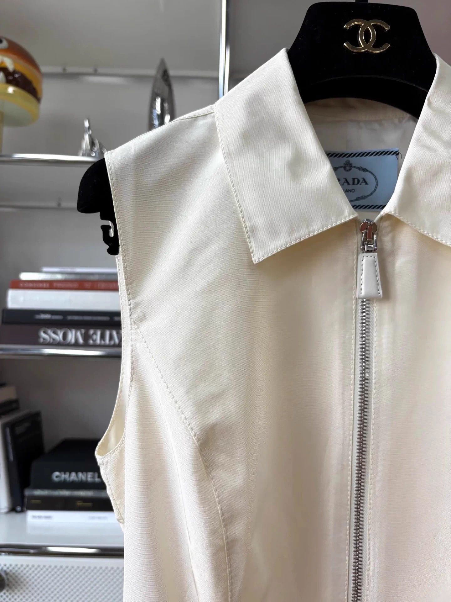 Prada Prada Cream Lapel Sleeveless Tie Half-Zip 36s Dress Size XS / US 0-2 / IT 36-38 - 2 Thumbnail