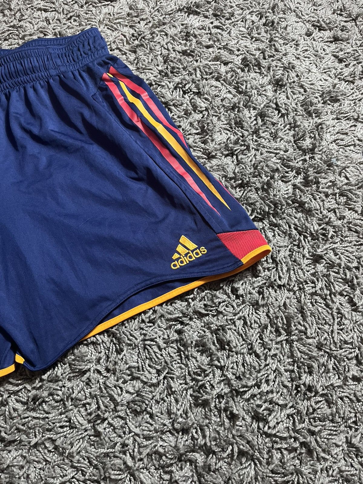 Adidas SPAIN ADIDAS FOOTBALL AWAY SHORTS 2003/04 POLYESTER Size US 32 / EU 48 - 3 Thumbnail