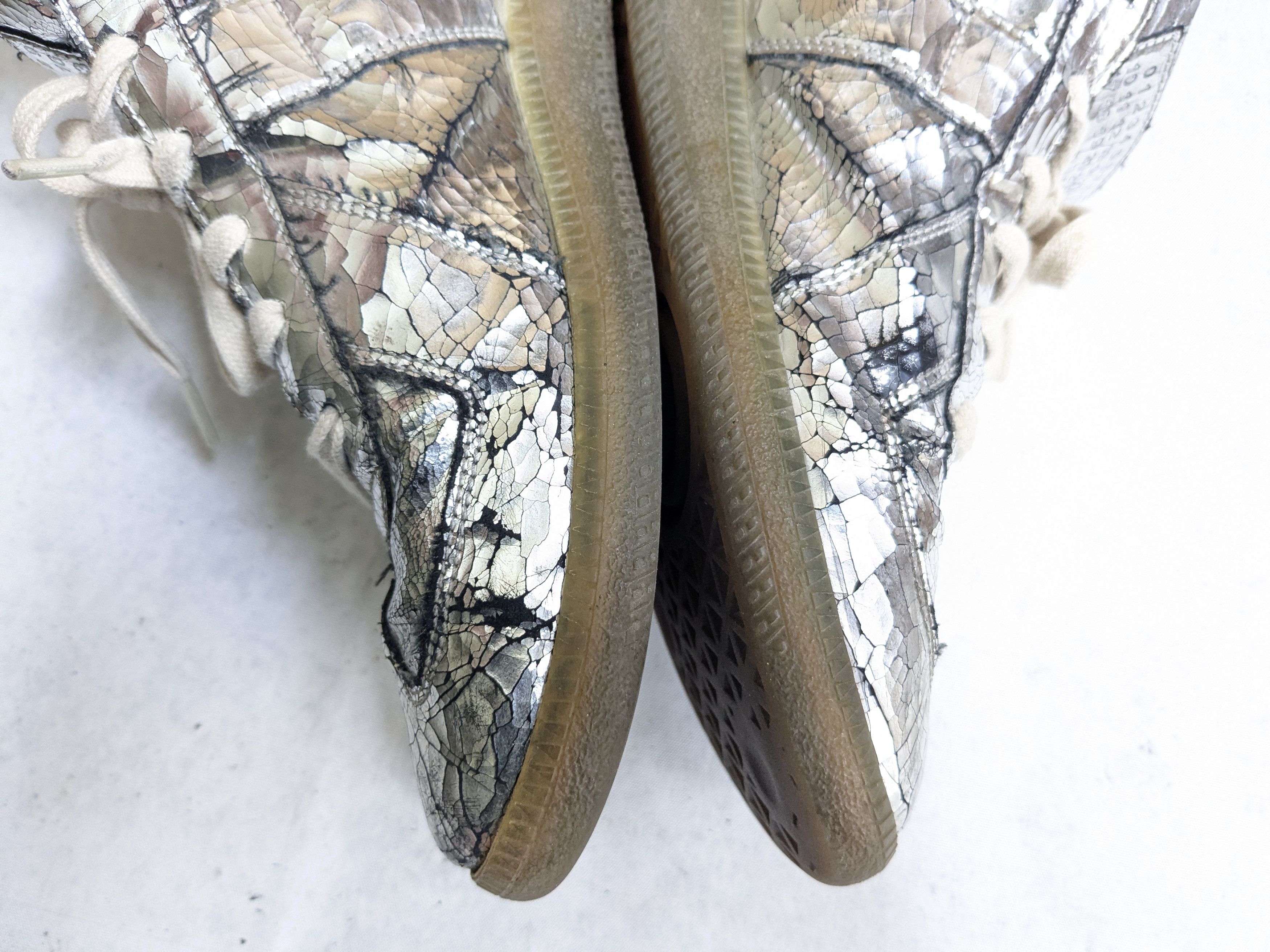 Maison Margiela Maison Margiela Replica GAT Silver 9 42 Low Tops Size US 9 / EU 42 - 12 Thumbnail