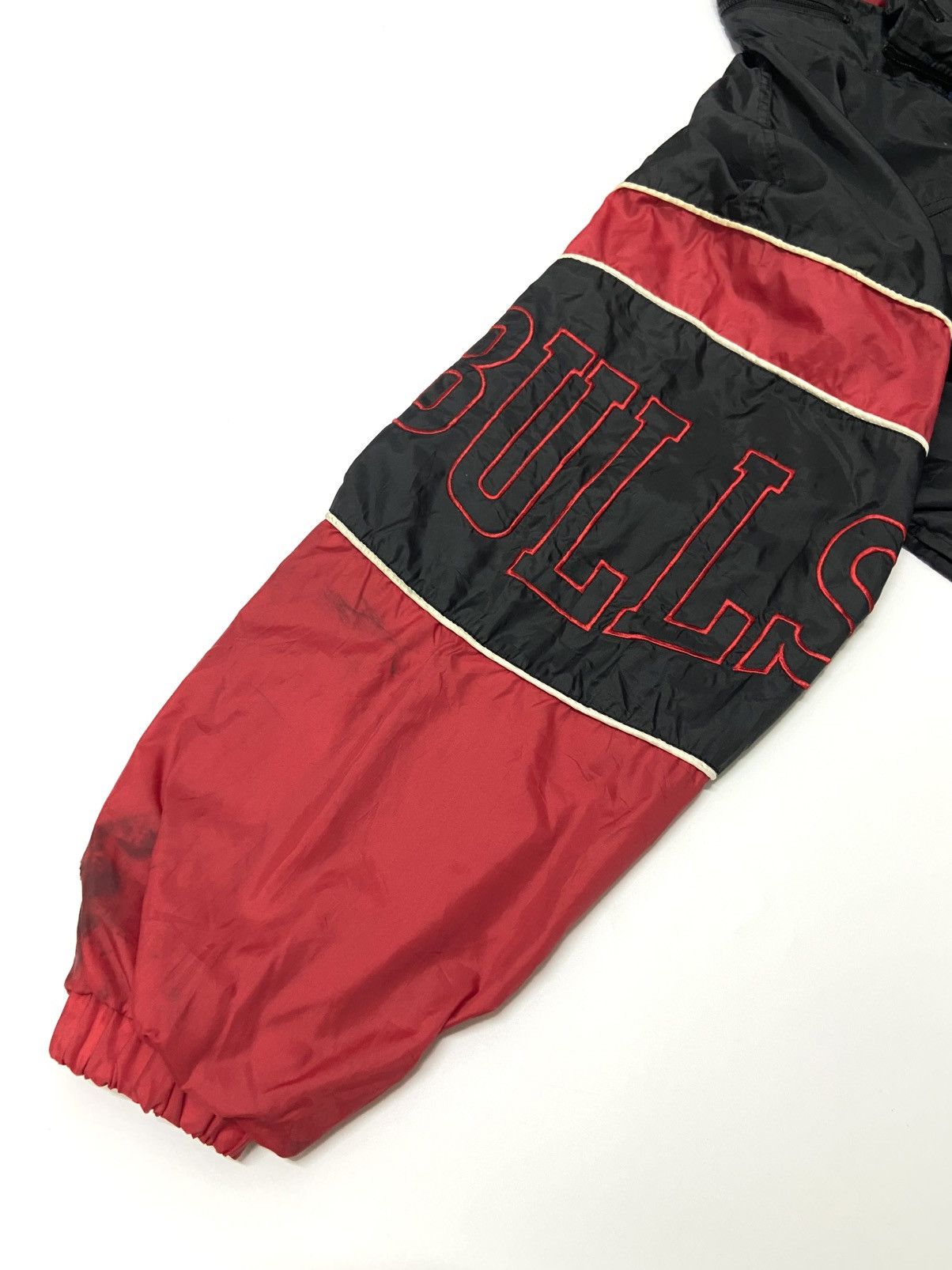 NBA × Vintage VINTAGE 90'S CHICAGO BULLS WINDBREAKER Size US L / EU 52-54 / 3 - 12 Thumbnail