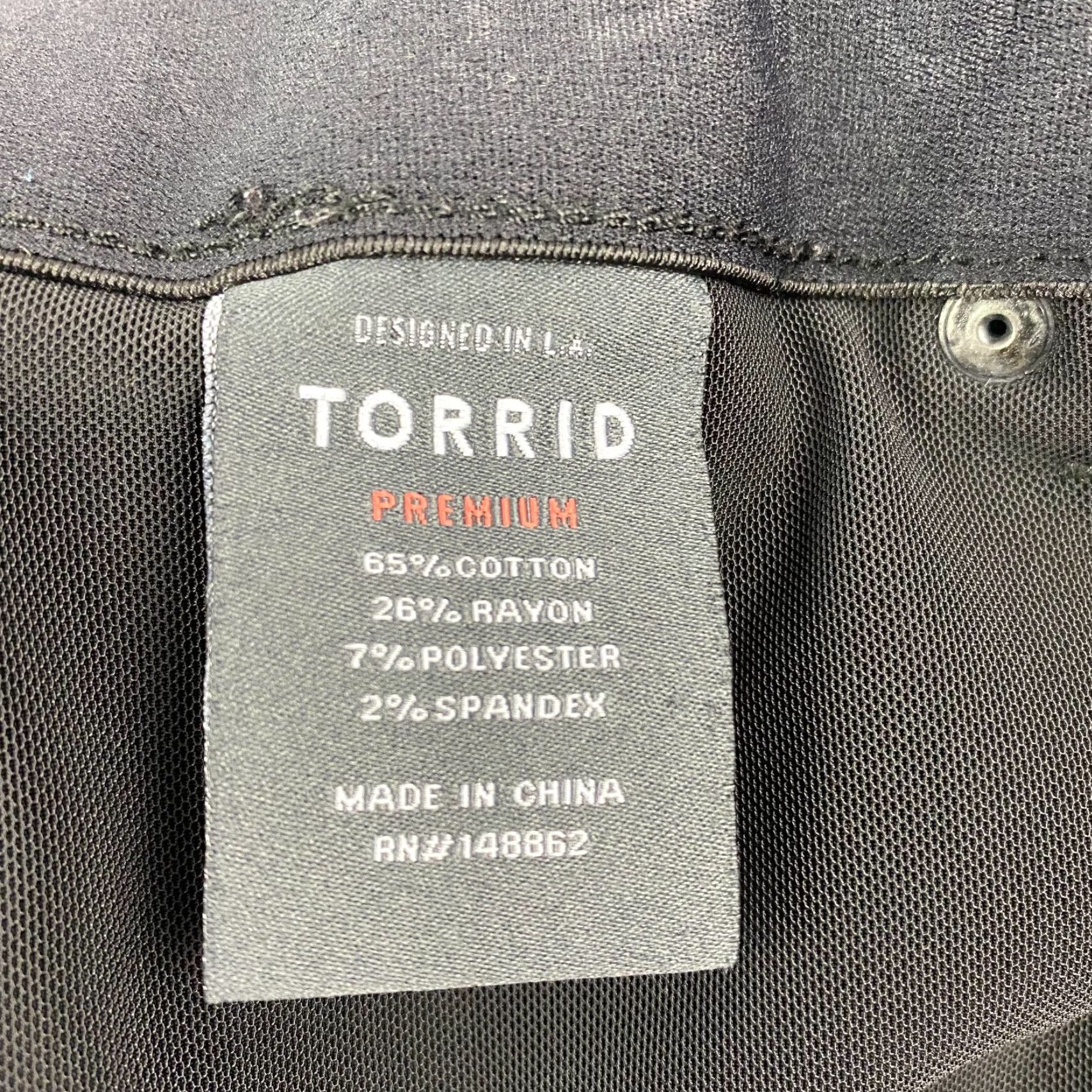 Torrid Torrid Bombshell Skinny Jeans Black Distressed Ripped Mid-Rise Womens Size 18R 27 In Inseam 36 Waist Dark Denim Size 40" / US 18 - 6 Thumbnail