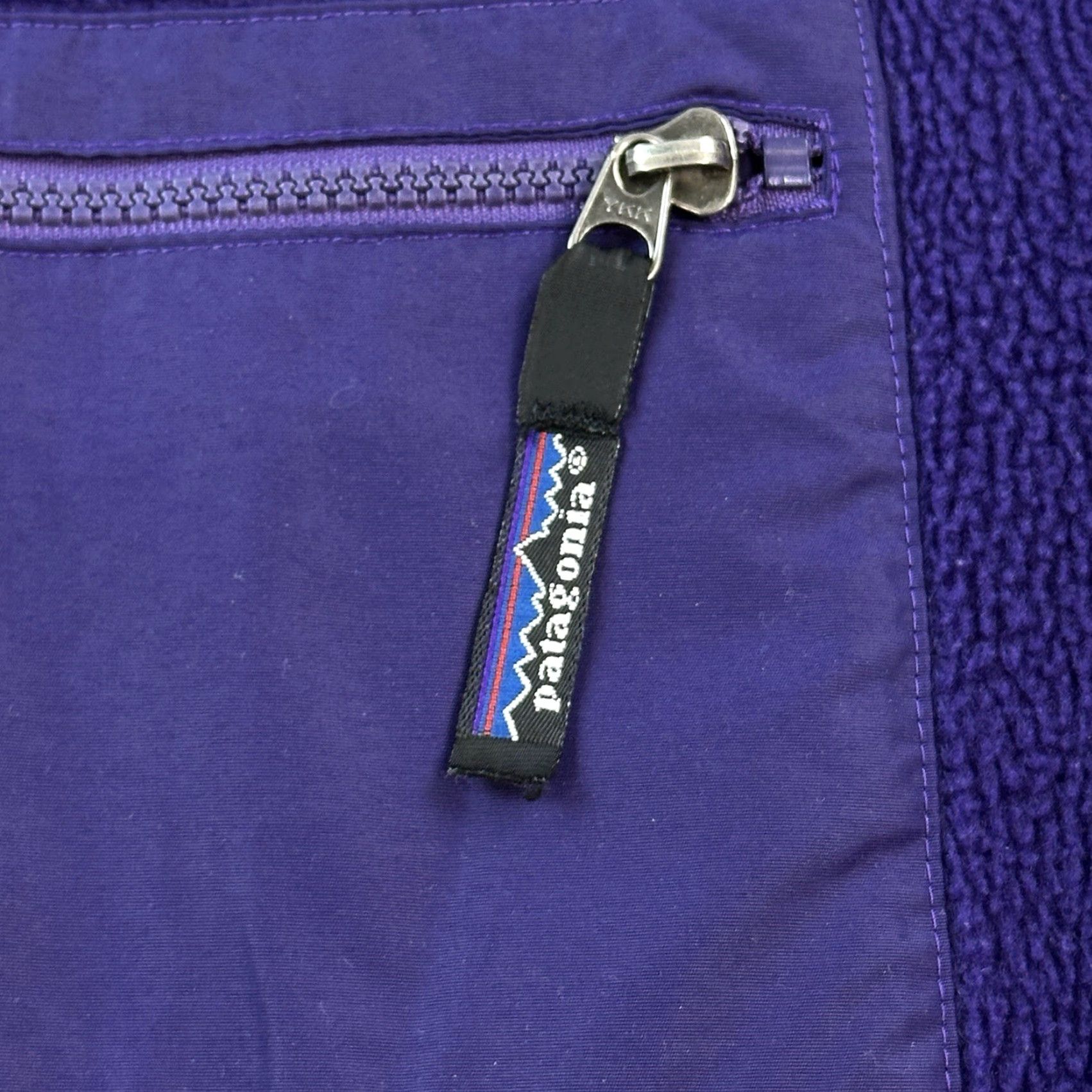 Patagonia VINTAGE Patagonia Jacket Women’s 10 Purple Full Zip Fleece USA Made 25029 Size L / US 10 / IT 46 - 4 Thumbnail