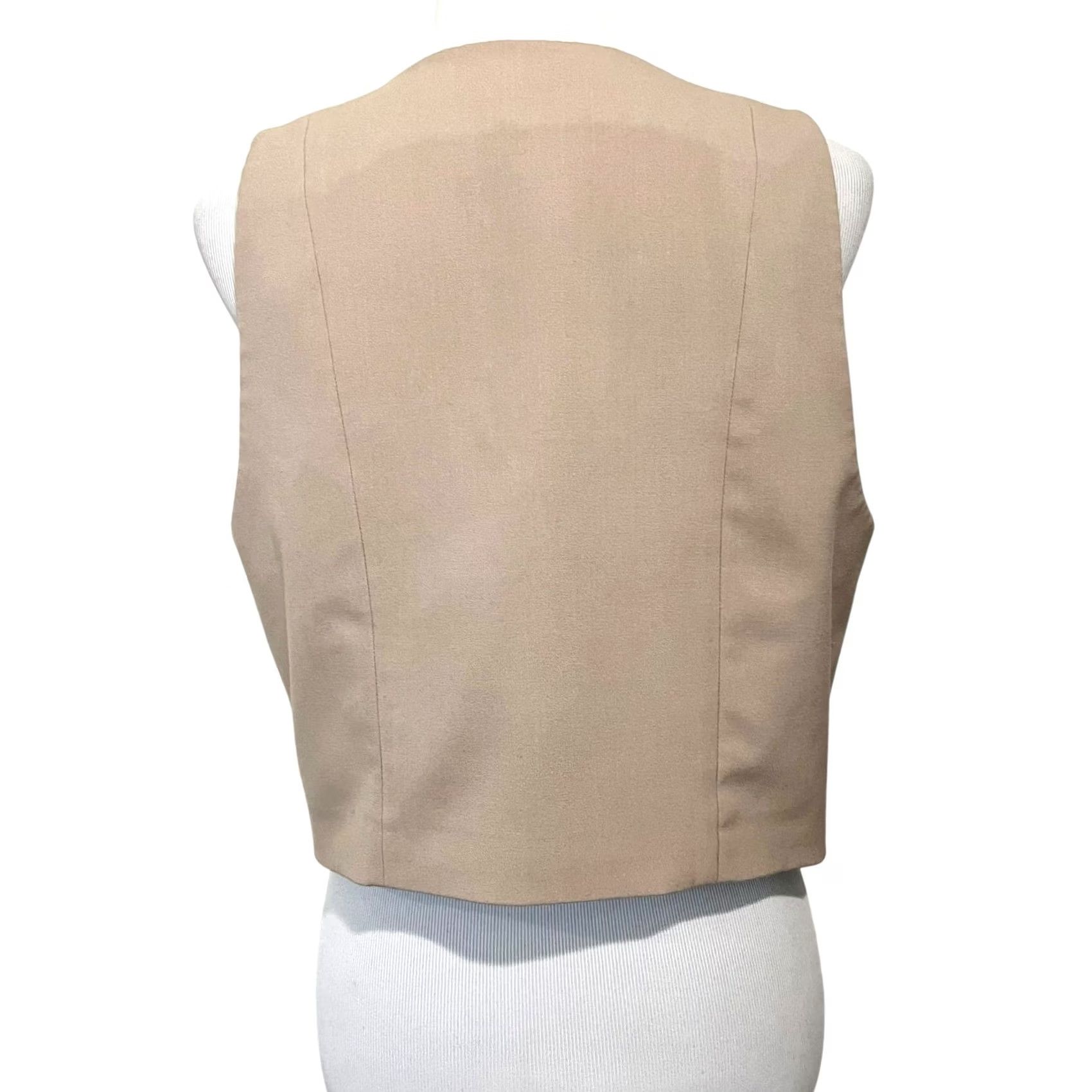 H&M H&M Women’s Button Vest Beige Classic Vest L Adult Regular Beig e? Size L / US 10 / IT 46 - 4 Thumbnail