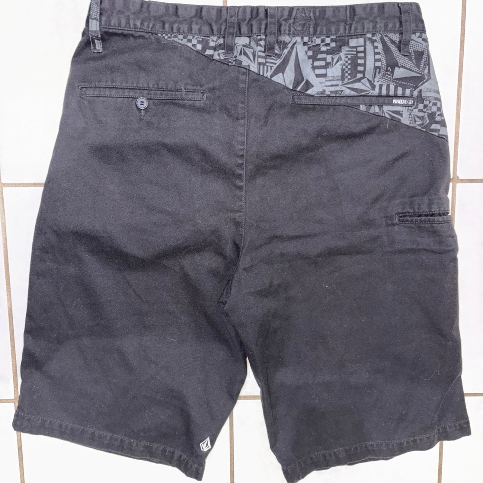 Volcom Volcom stone shorts Y2K black size 34 Size US 34 / EU 50 - 4 Thumbnail