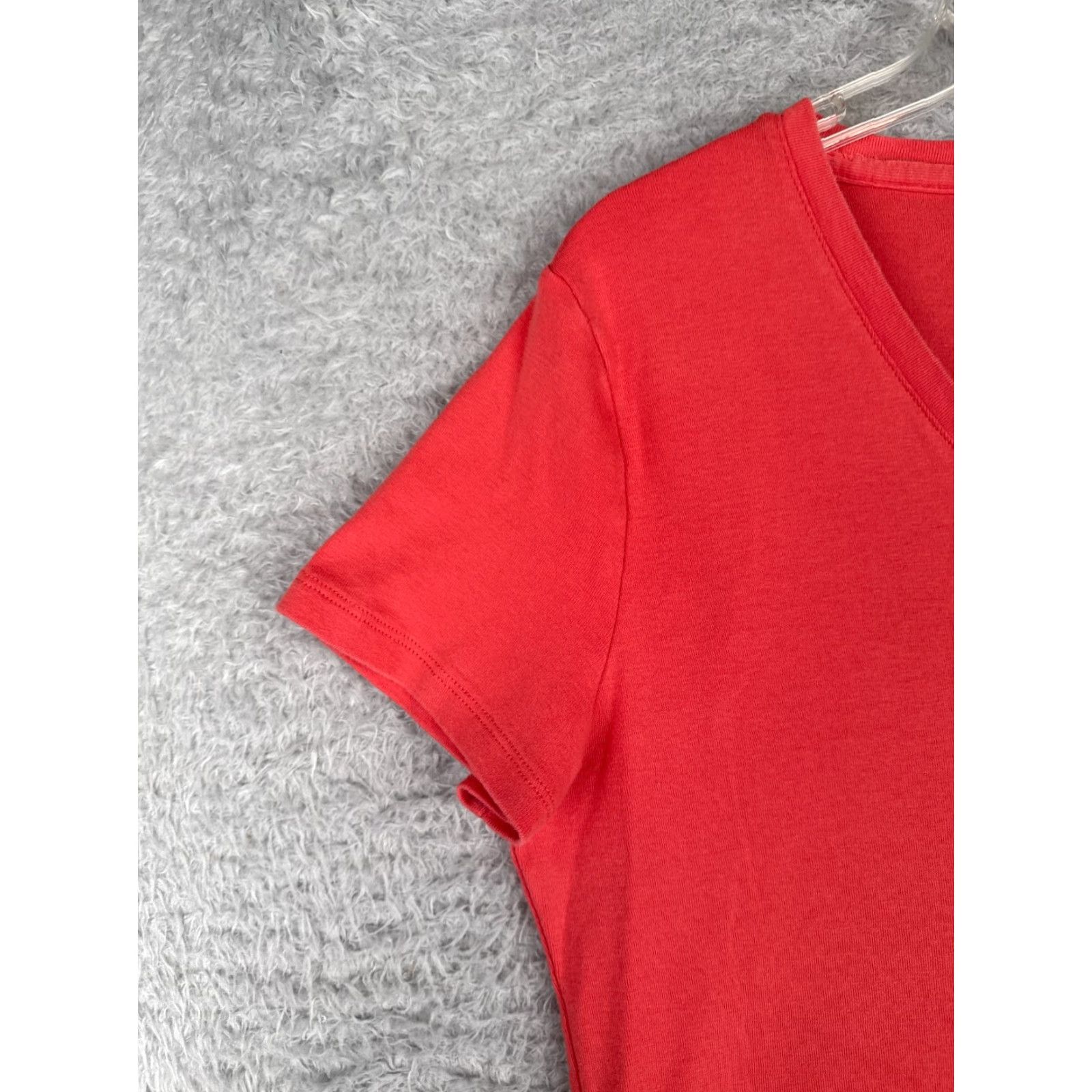 Tommy Hilfiger VINTAGE Tommy Hilfiger Shirt Womens XL Pink Coral Short Sleeve V-Neck Cotton T-Shirt Casual Logo American Designer Mens Women Boys Girls Size XL / US 12-14 / IT 48-50 - 3 Thumbnail
