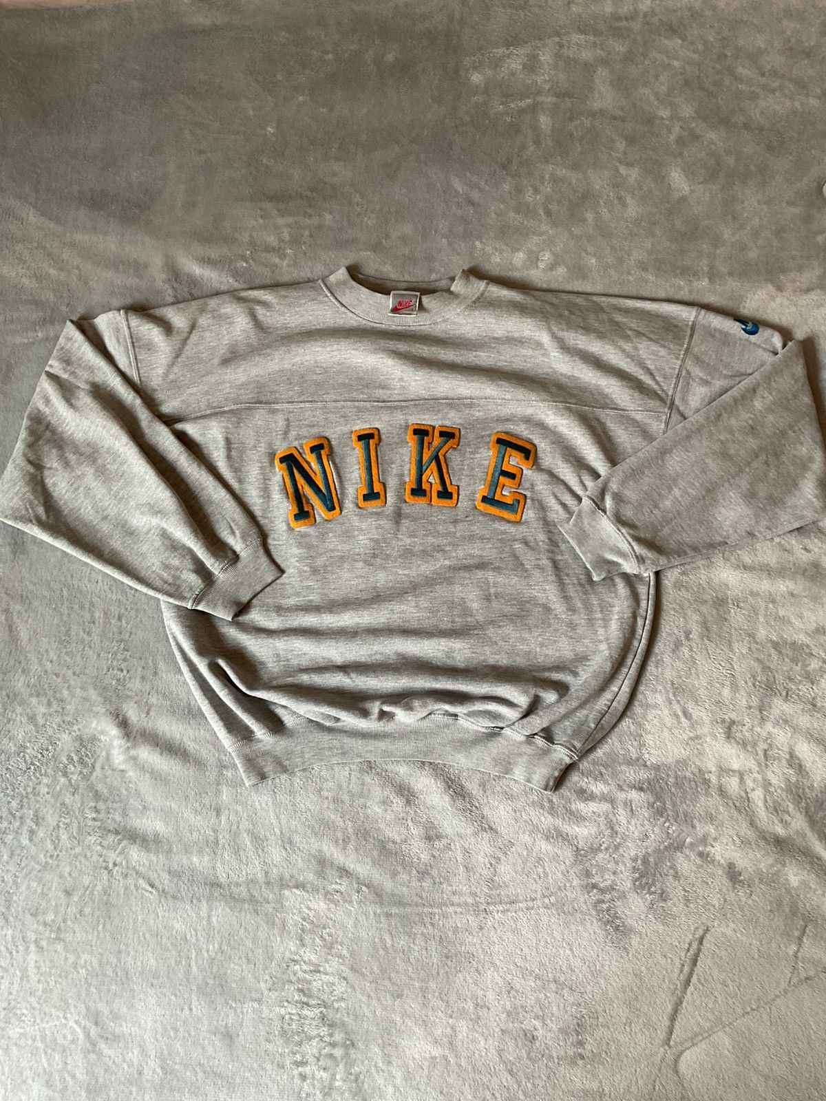 Nike × Vintage Grey vintage 90’s style Nike graphic logo sweatshirt size S Size US S / EU 44-46 / 1 - 2 Thumbnail
