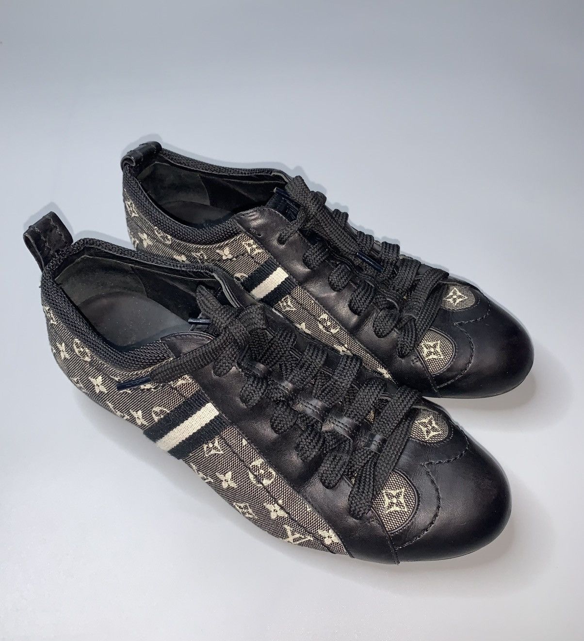 Louis Vuitton Louis Vuitton Mini Lin Monogram Sneakers Size US 5 / IT 35 - 1 Thumbnail