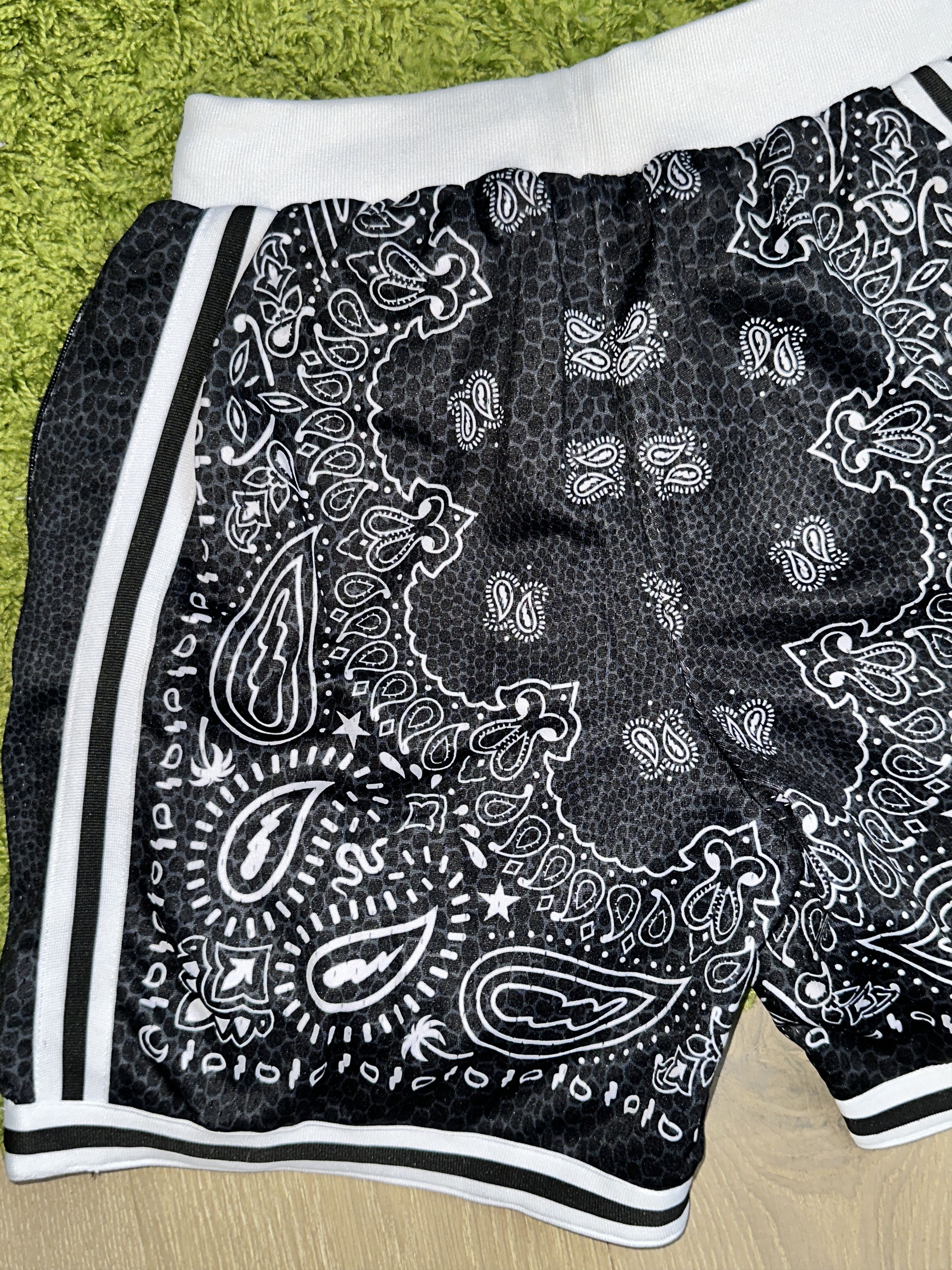Collect and Select COLLECT and SELECT Paisley shorts Size US 30 / EU 46 - 7 Thumbnail
