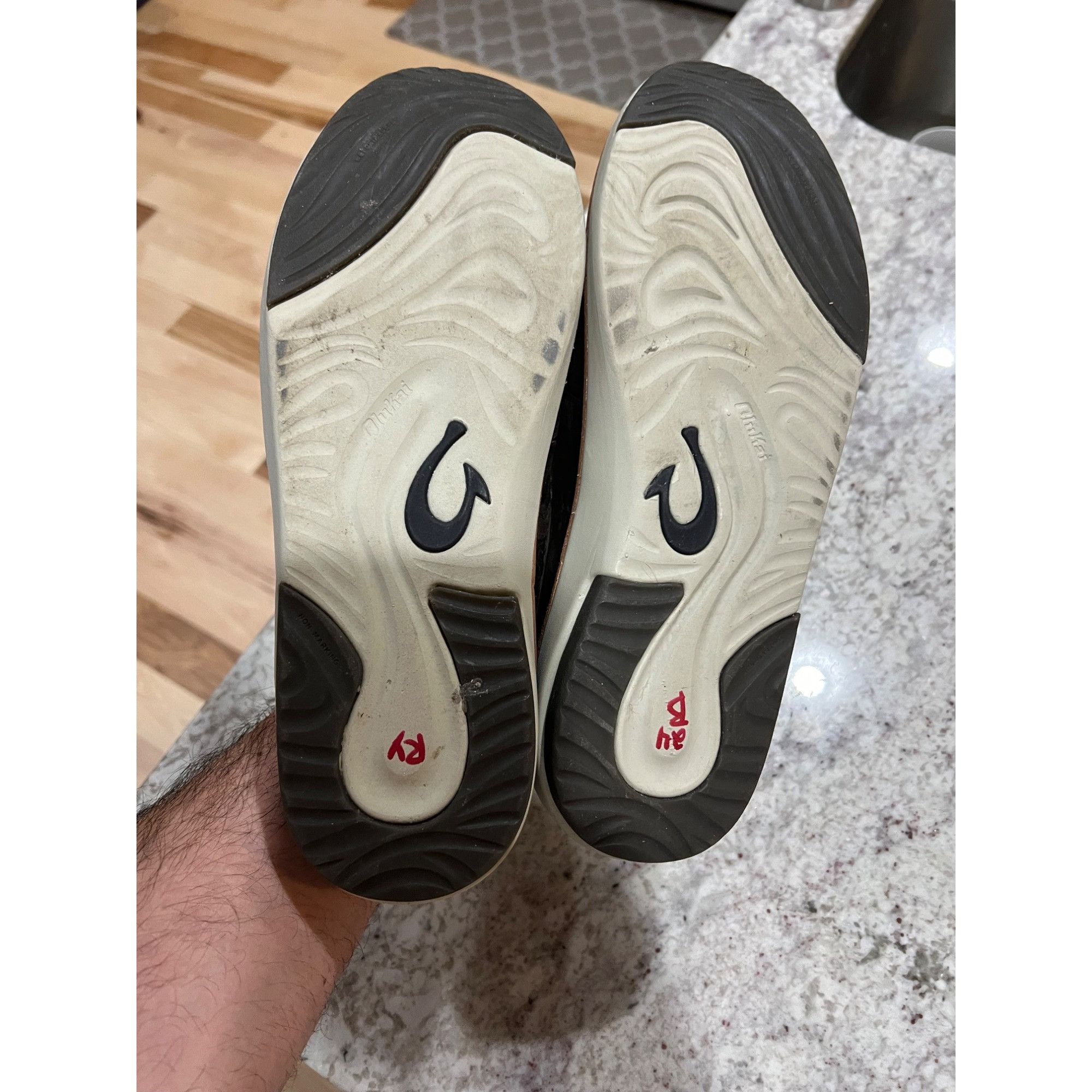 Olukai OLUKAI Kalia Men's Leather Shoe - Size 11.5 Size US 11.5 / EU 44-45 - 6 Thumbnail