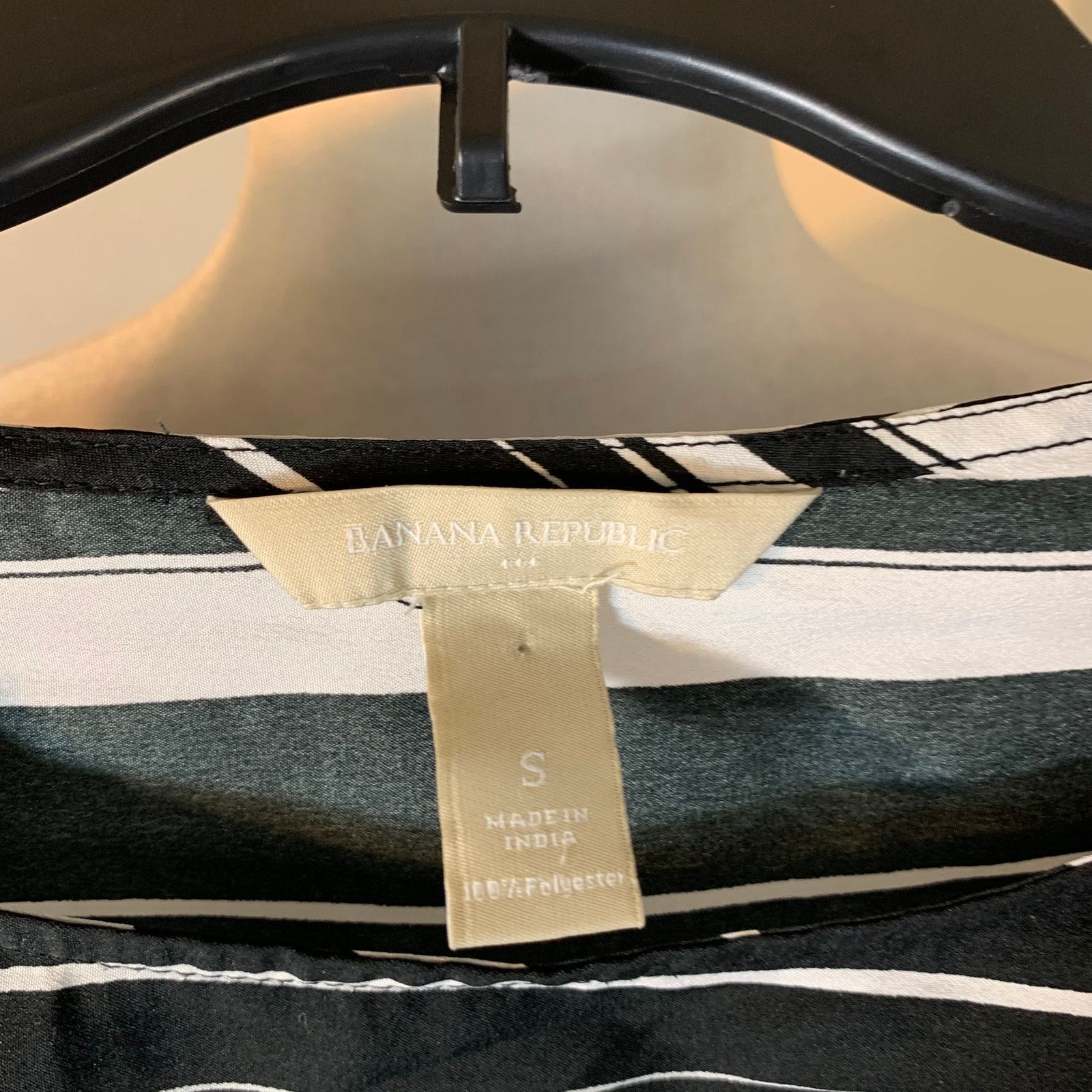 Banana Republic Banana republic women’s shirt size S Size S / US 4 / IT 40 - 2 Thumbnail
