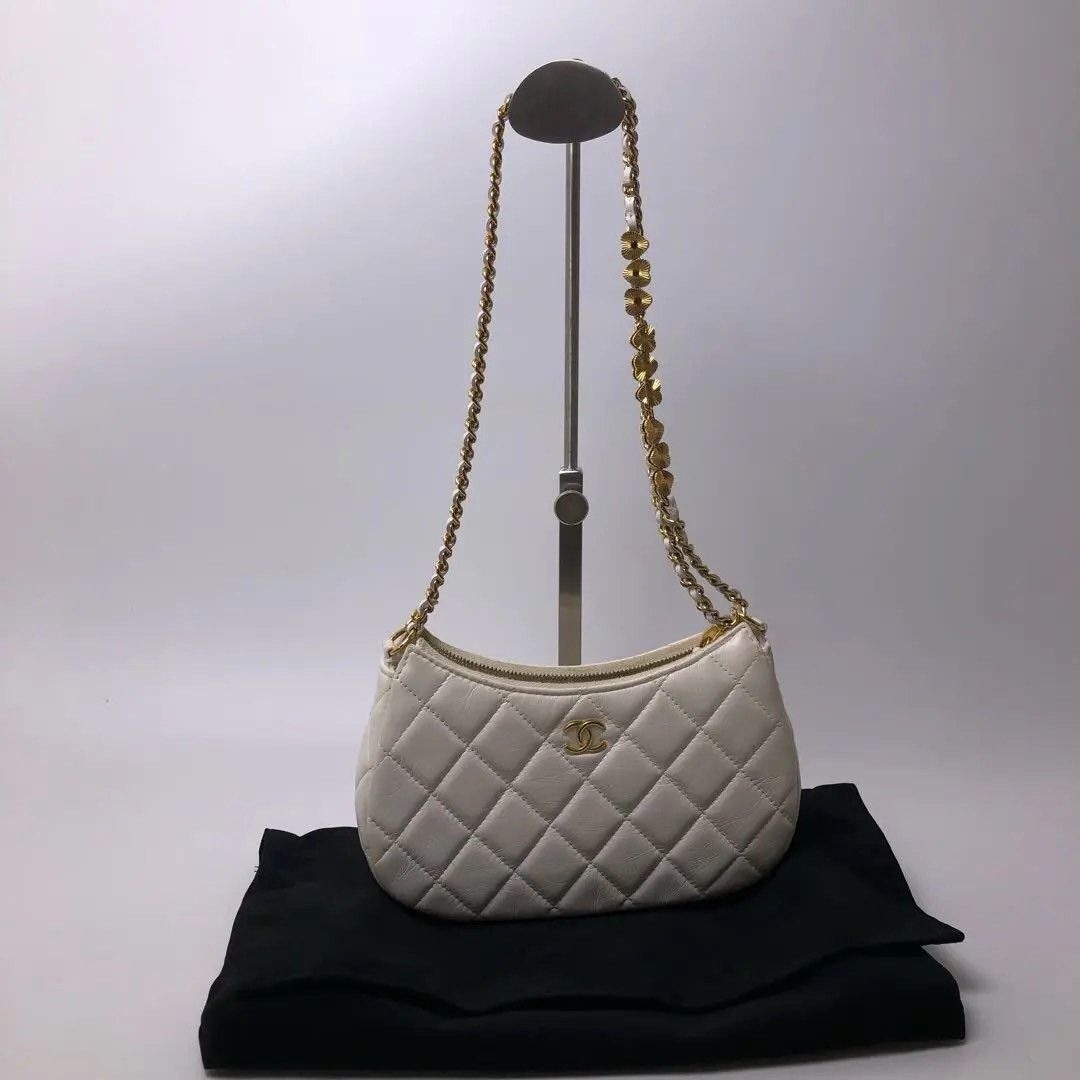 Chanel Pre-loved Bag Very good condition Size ONE SIZE - 1 Thumbnail