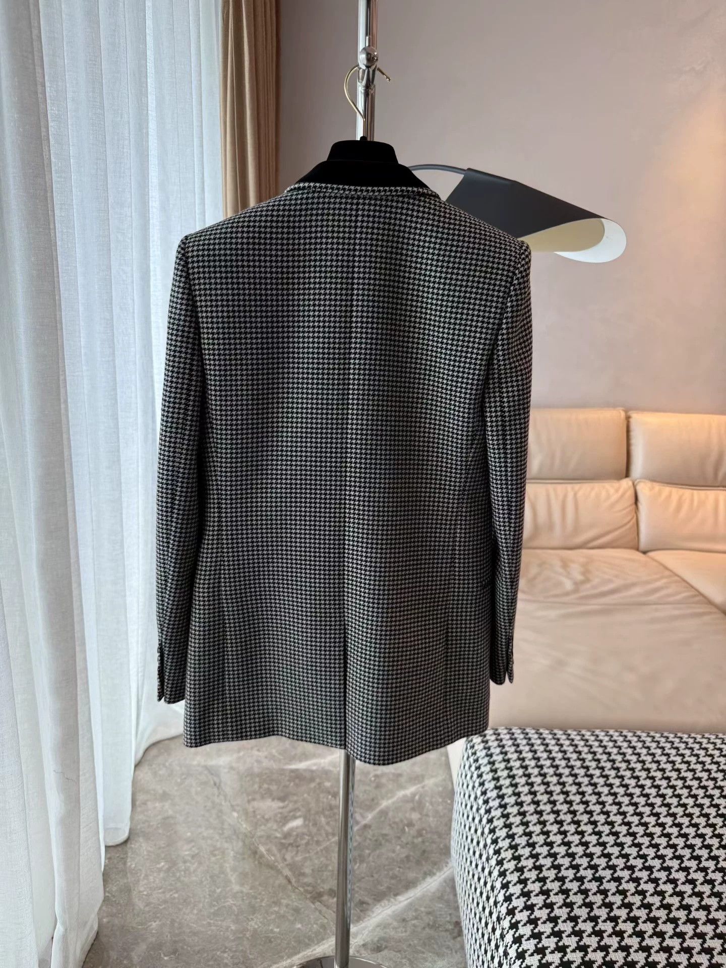 Yves Saint Laurent YSL Rose blazer 38 NWT Size XS / US 0-2 / IT 36-38 - 2 Thumbnail