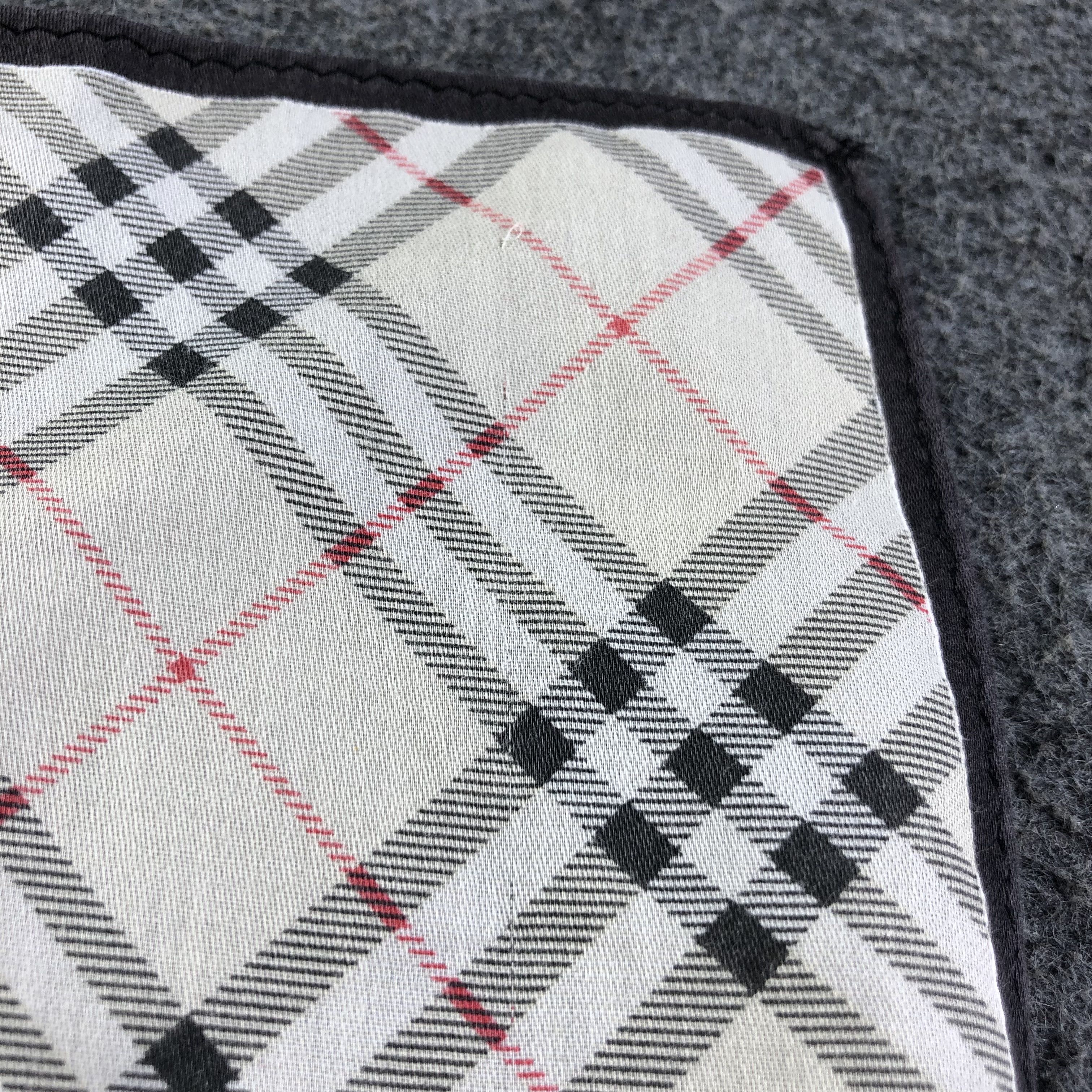 Burberry Burberry Nova Check Handkerchief Neckerchief Bandana H1445 Size ONE SIZE - 7 Thumbnail