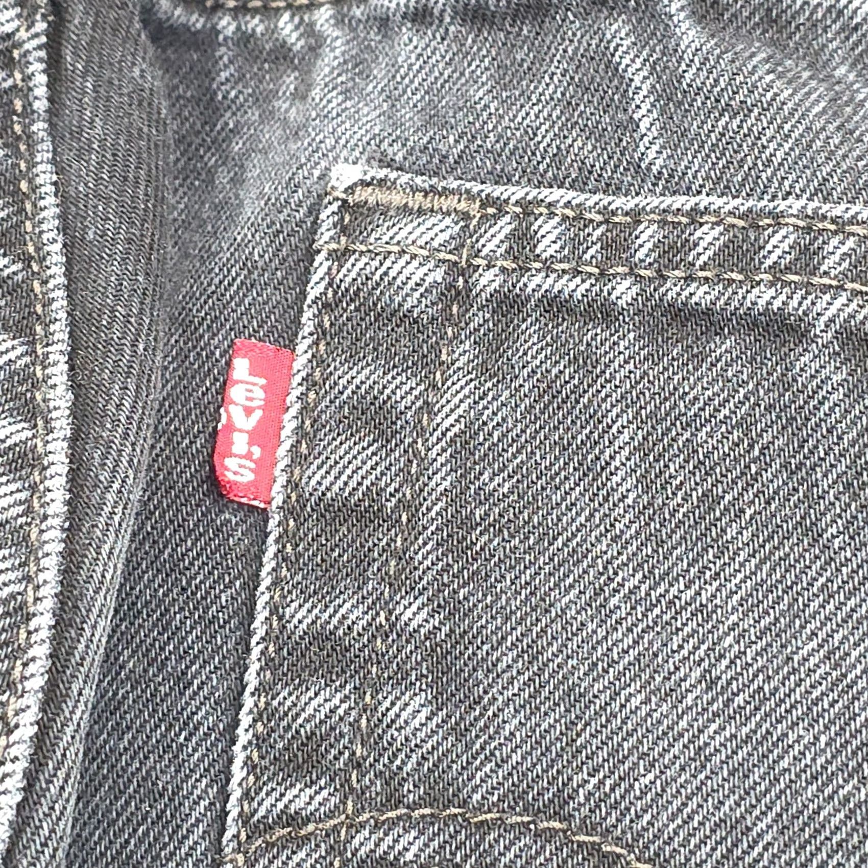 Levi's VINTAGE Levi’s 501 Jeans Mens 33X31 Black Faded Y2K Regular Jeans Mens 33 in. 5-Pocket Denim Cotton Black Levi’s 501 Series Boy? Size US 33 - 6 Thumbnail