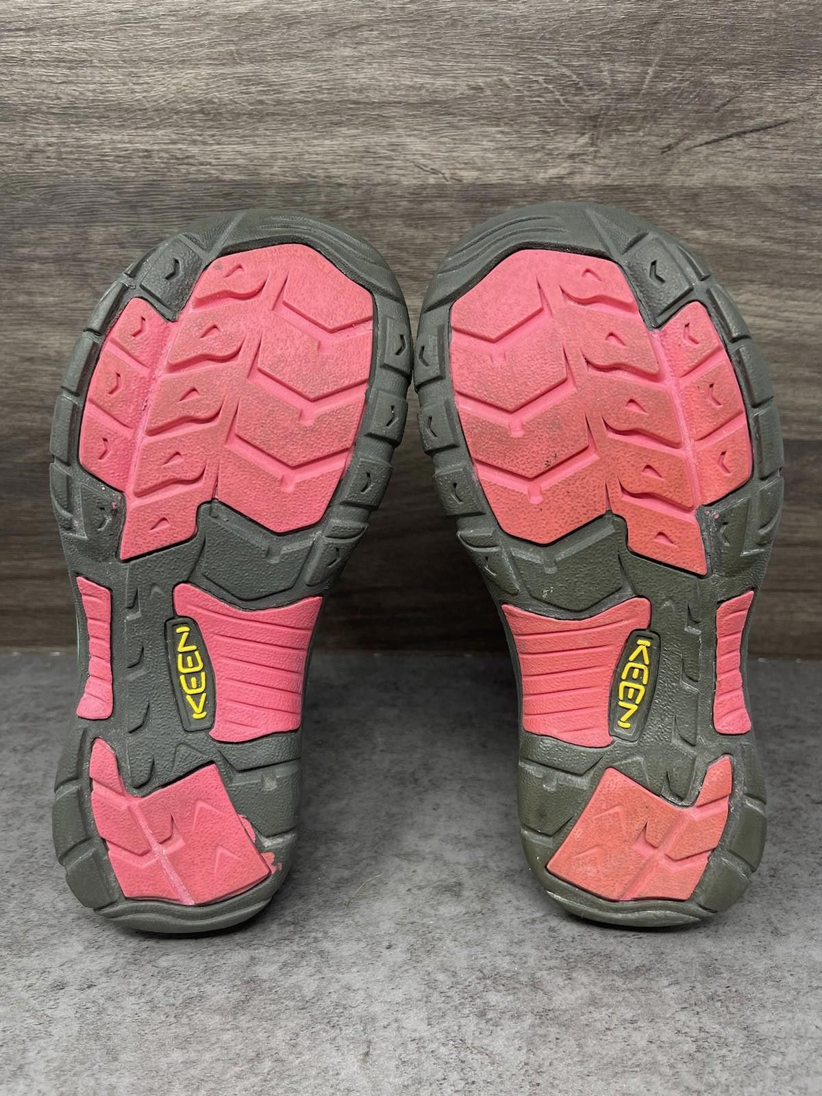 KEEN KEEN Newport H2 Sandals Kids Size 3 Blue Pink Closed Toe Size US 5 / EU 37 - 8 Thumbnail
