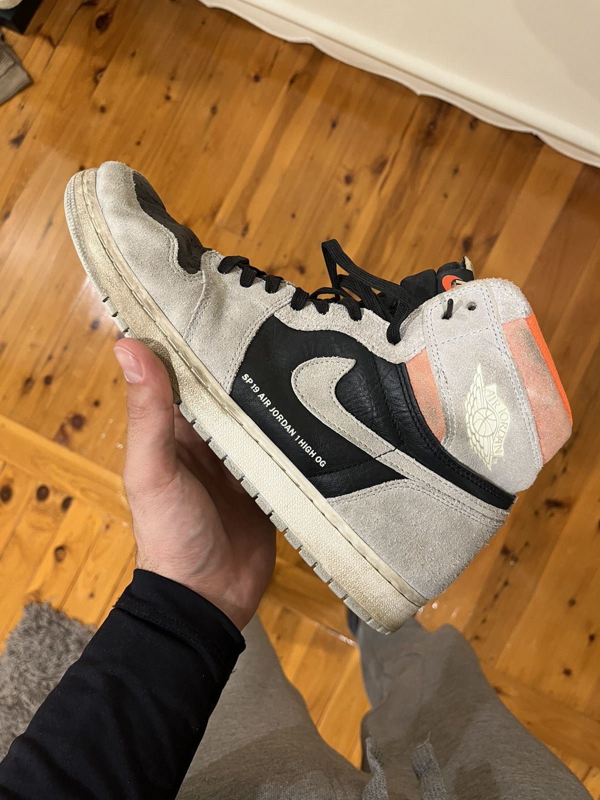 Jordan Brand Jordan 1 Retro High OG Neutral Grey Hyper Crimson Size US 11.5 / EU 44-45 - 3 Thumbnail