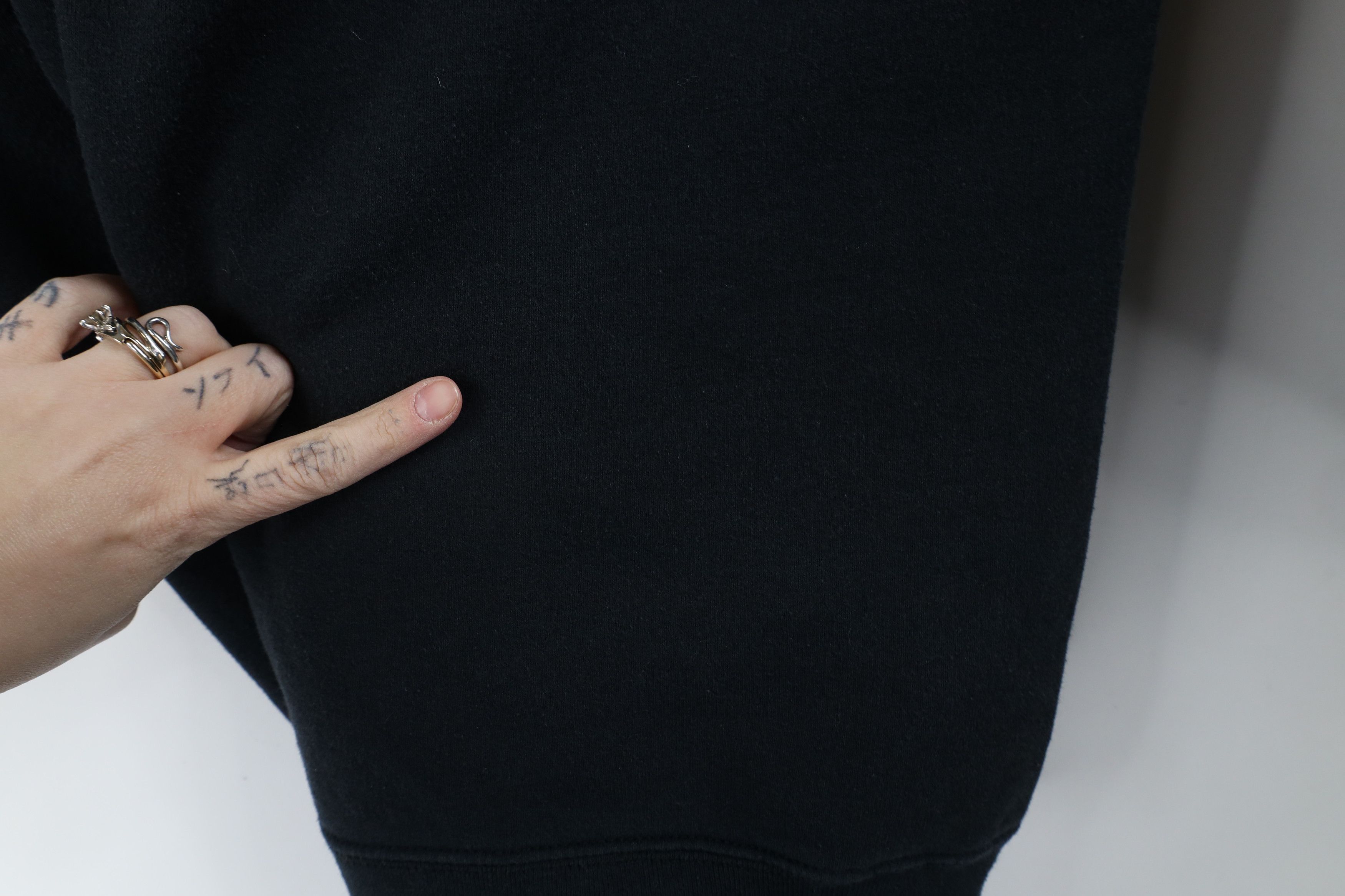 Vintage Vintage 90s Streetwear Faded Blank Hoodie Sweatshirt Black Size US S / EU 44-46 / 1 - 10 Thumbnail