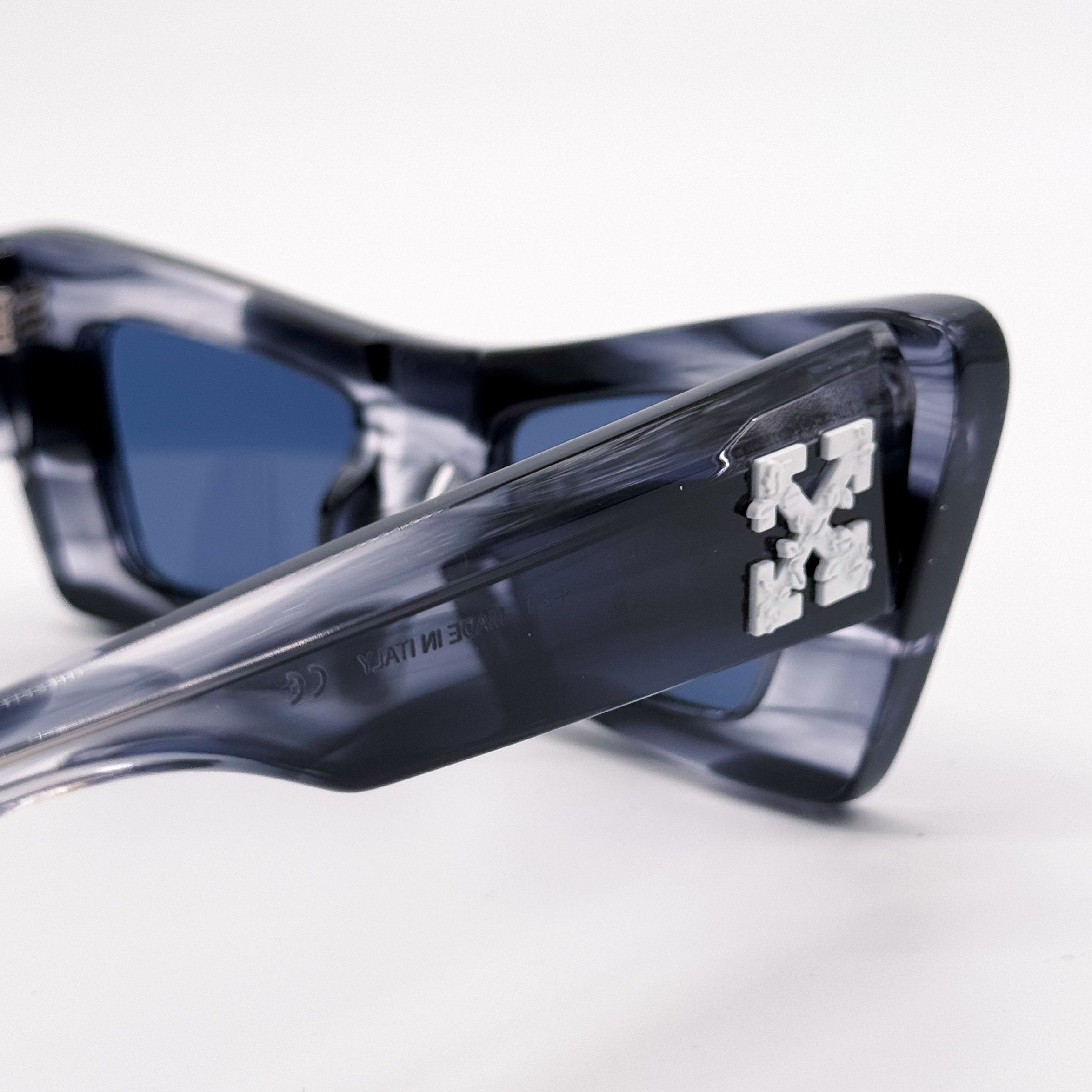 Off-White NEW OFF-WHITE ACCRA NAVY MARBLE CAT EYE SUNGLASSES OFF-WHITE Size ONE SIZE - 7 Thumbnail