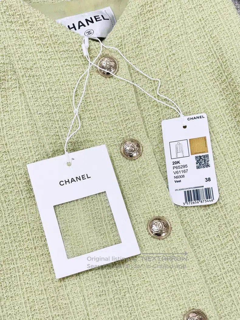Chanel Chanel Gold buckle vest jacket Size XS / US 0-2 / IT 36-38 - 4 Thumbnail