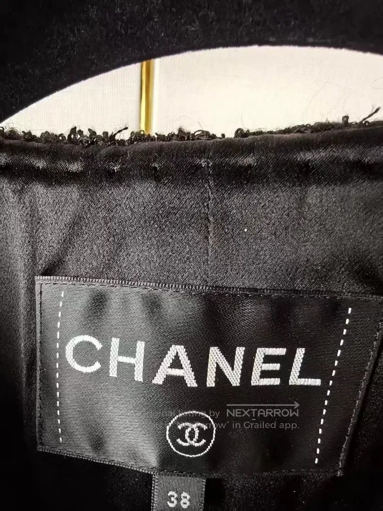Chanel Chanel Black Tweed Jacket. Size US M / EU 48-50 / 2 - 3 Thumbnail
