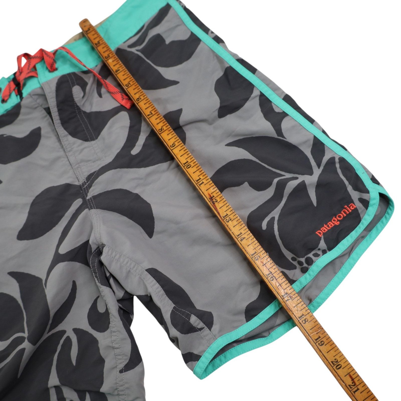 Patagonia Patagonia Hybrid Tropical Swim Shorts Size US 33 - 8 Thumbnail