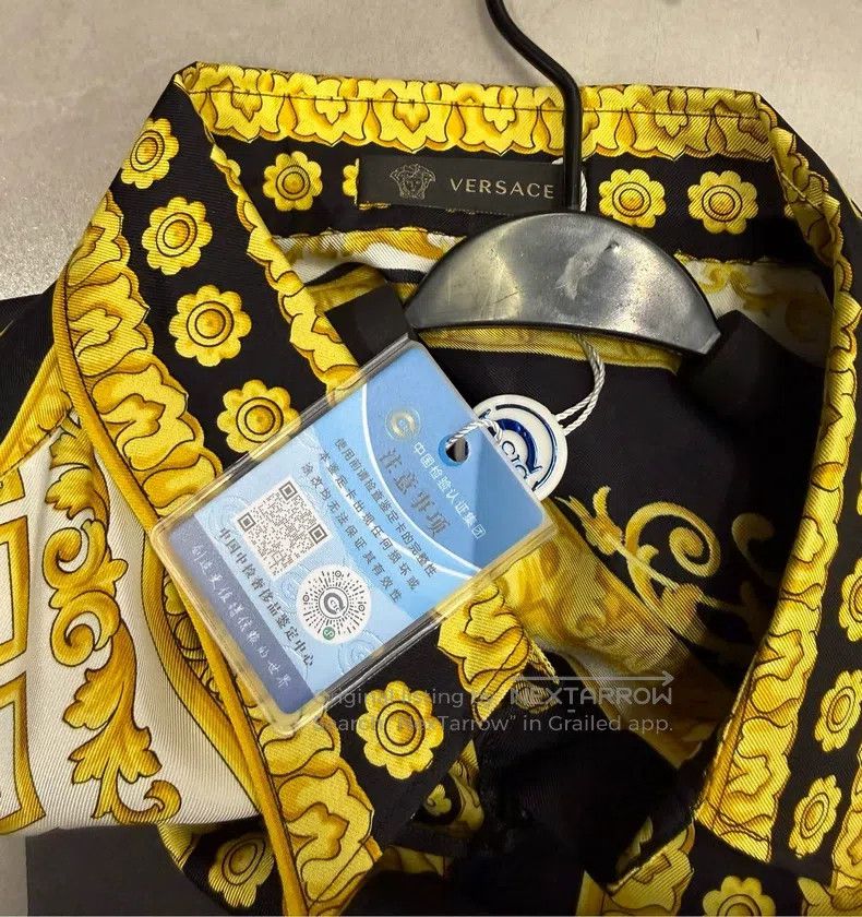 Versace Versace Black and gold Medusa long-sleeved shirt Size US L / EU 52-54 / 3 - 7 Thumbnail
