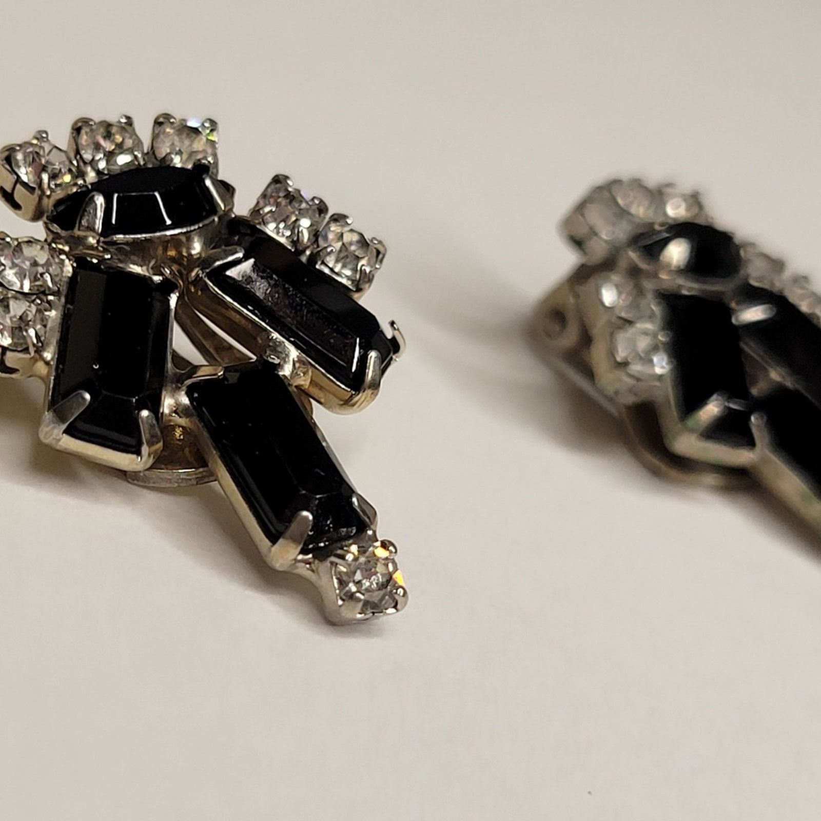Vintage Vintage Black Glass Rhinestone Earrings Size ONE SIZE - 6 Thumbnail