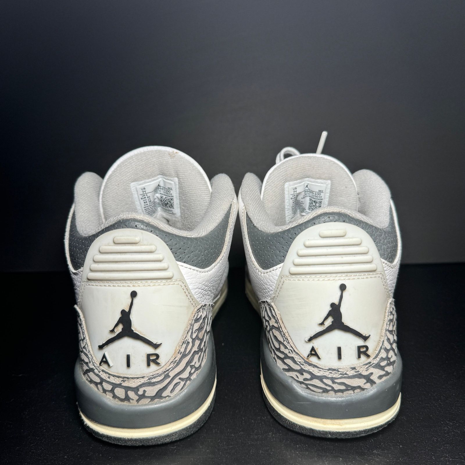 Jordan Brand × Nike Size 7 Nike Air Jordan 3 Retro GS Hide N' Sneak Men's Shoes Size US 7 / EU 40 - 5 Thumbnail