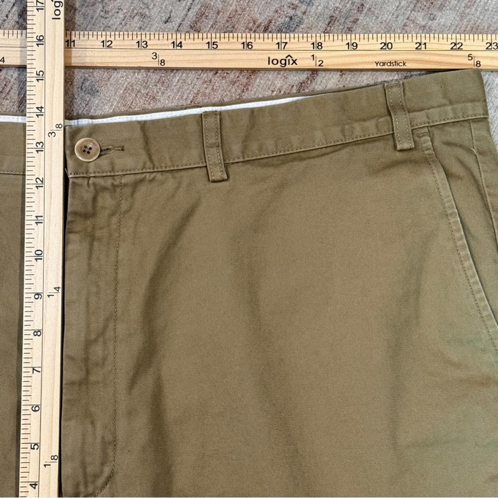 Roundtree & Yorke Roundtree & Yorke tan men's khaki chino shorts, waist 46 in. Size US 44 / EU 60 - 3 Thumbnail