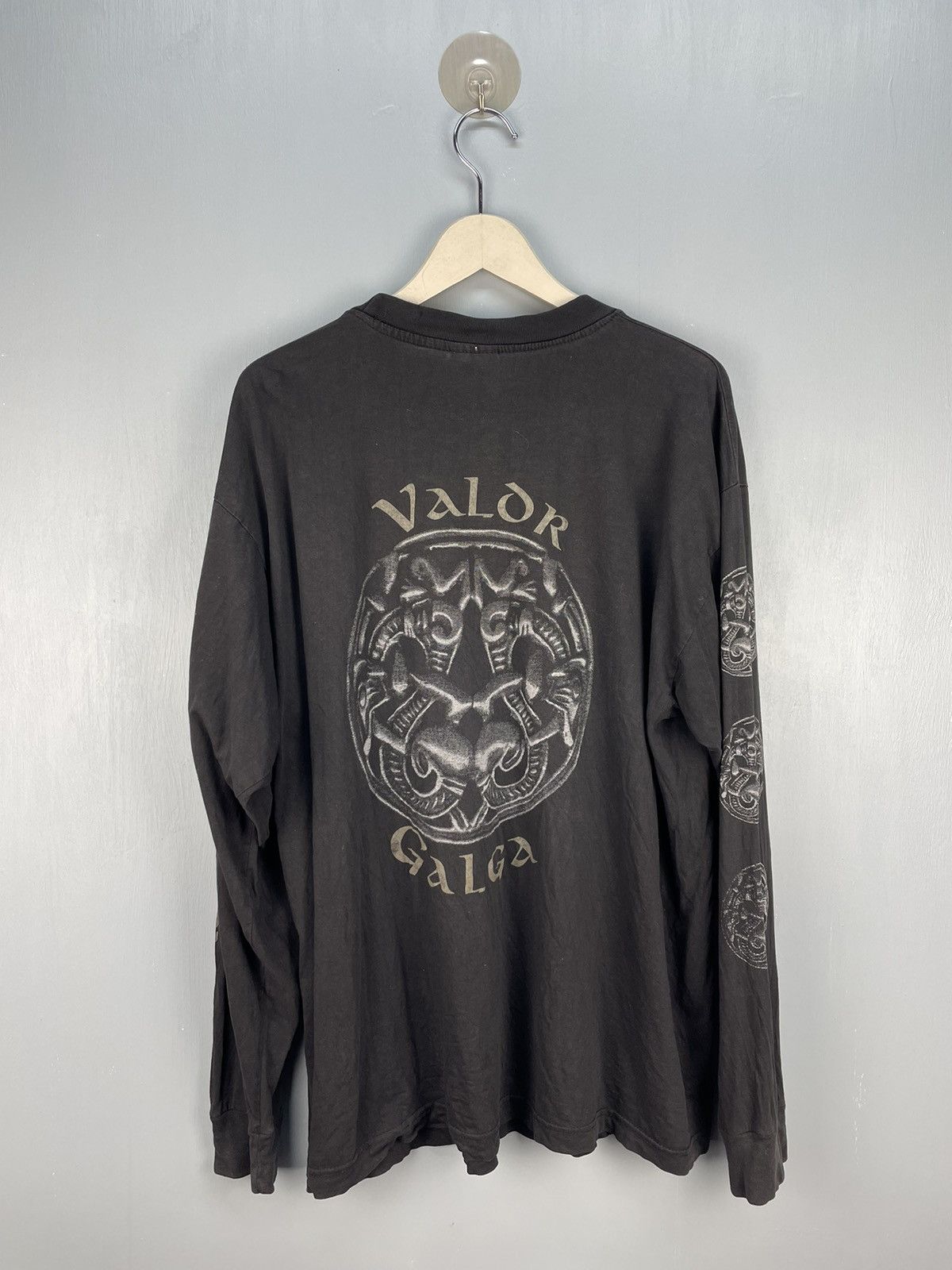 Band Tees Vintage 90s Thyrfing Valdr Galga Sweden Metal band t shirt Size US XL / EU 56 / 4 - 2 Thumbnail