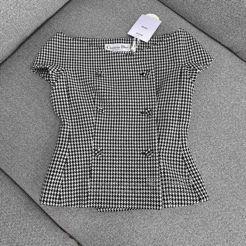 Dior Dior Black Women's T-Shirt Size S . Size S / US 4 / IT 40 - 1 Thumbnail