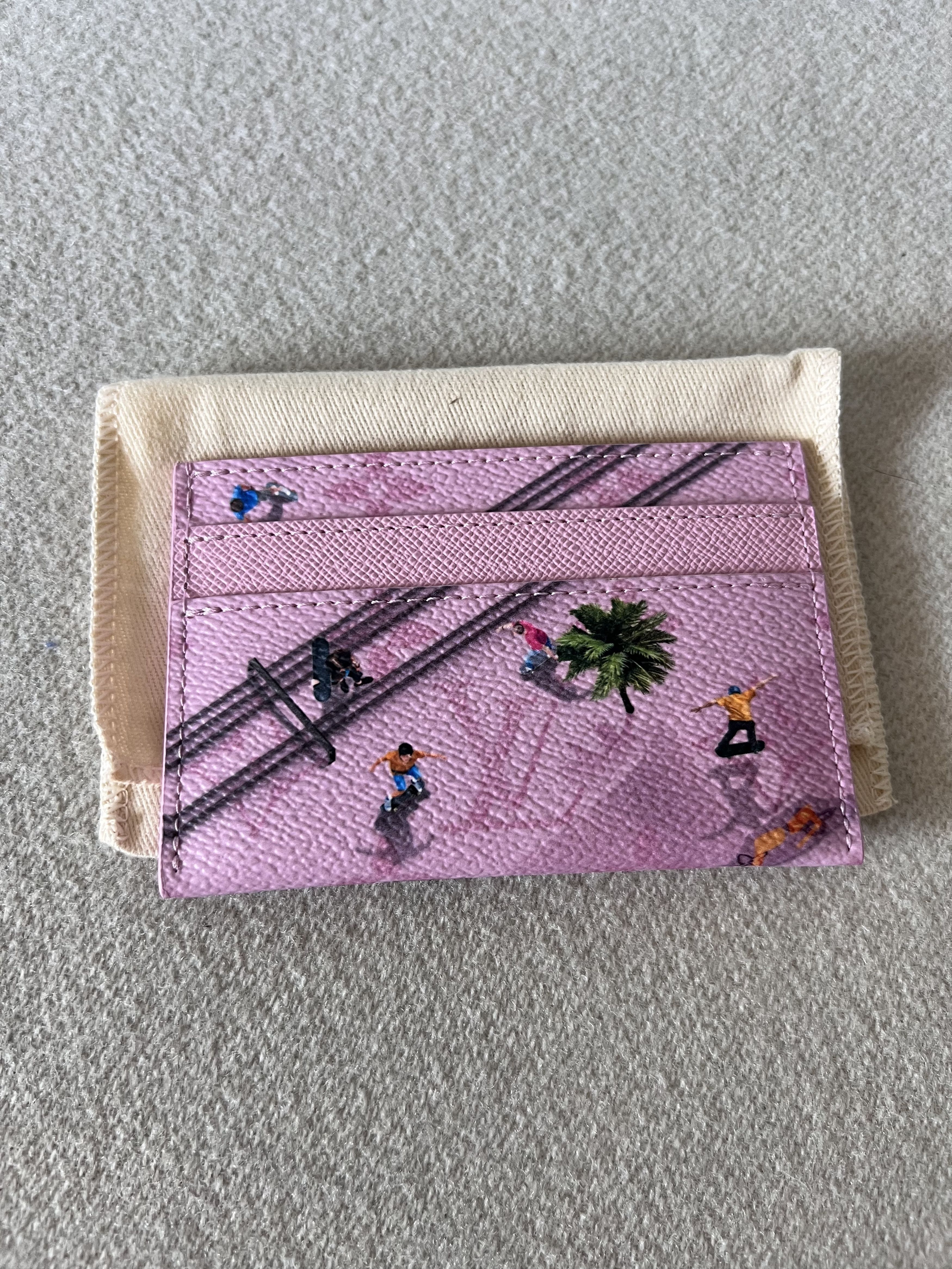 Louis Vuitton Louis Vuitton Skateboarding Double Card Case in Pink Leather Size ONE SIZE - 2 Thumbnail