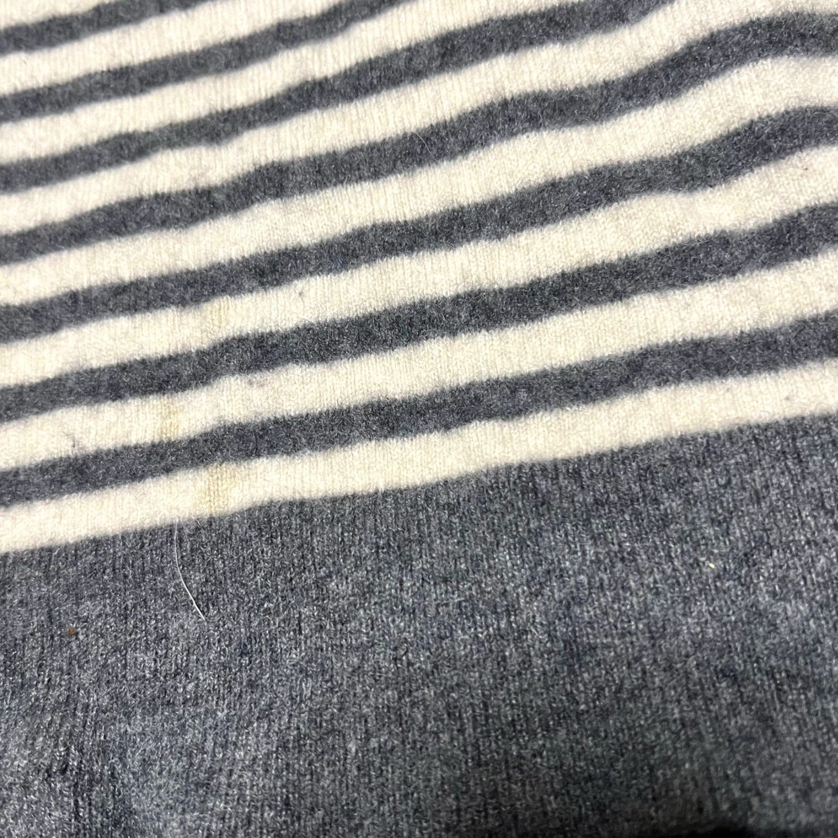 Everlane Everlane Sweater Womens Small Striped Cashmere Blend Gray stain Pullover Women S Regular Size S / US 4 / IT 40 - 2 Thumbnail
