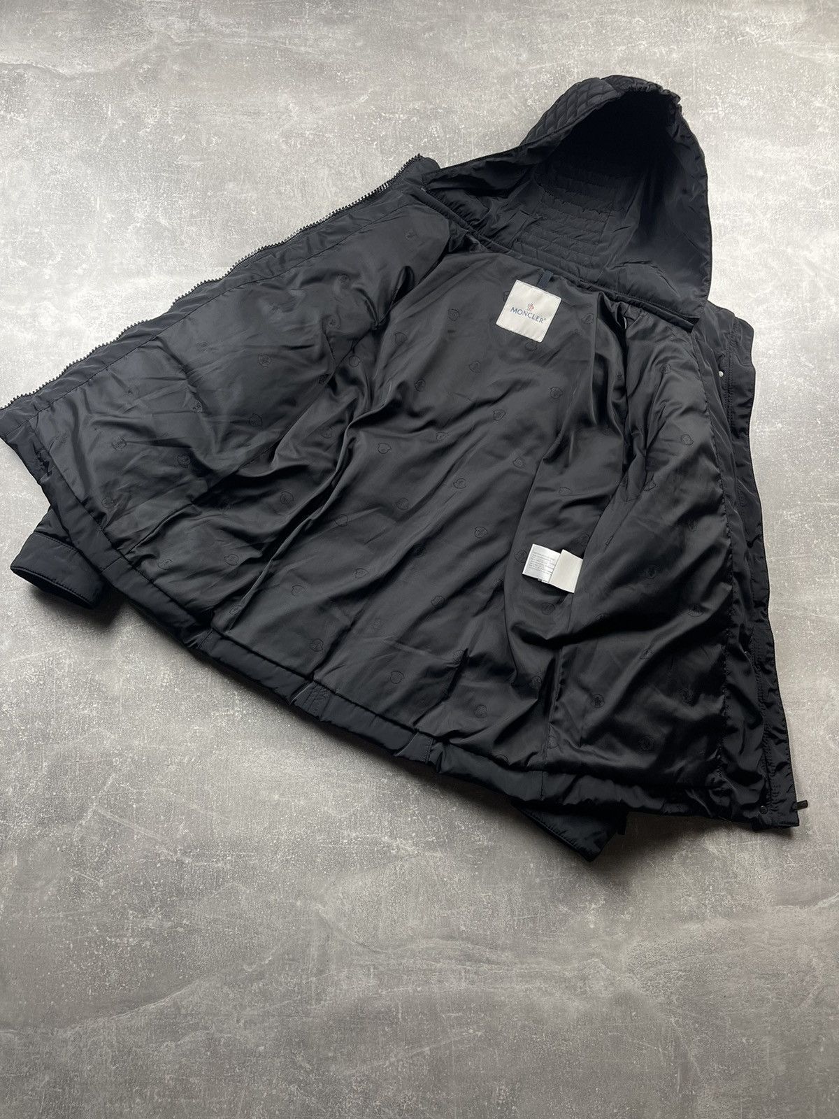 Moncler Moncler “Helena” Black Quilted Down Jacket Made in Romania Size L / US 10 / IT 46 - 11 Thumbnail