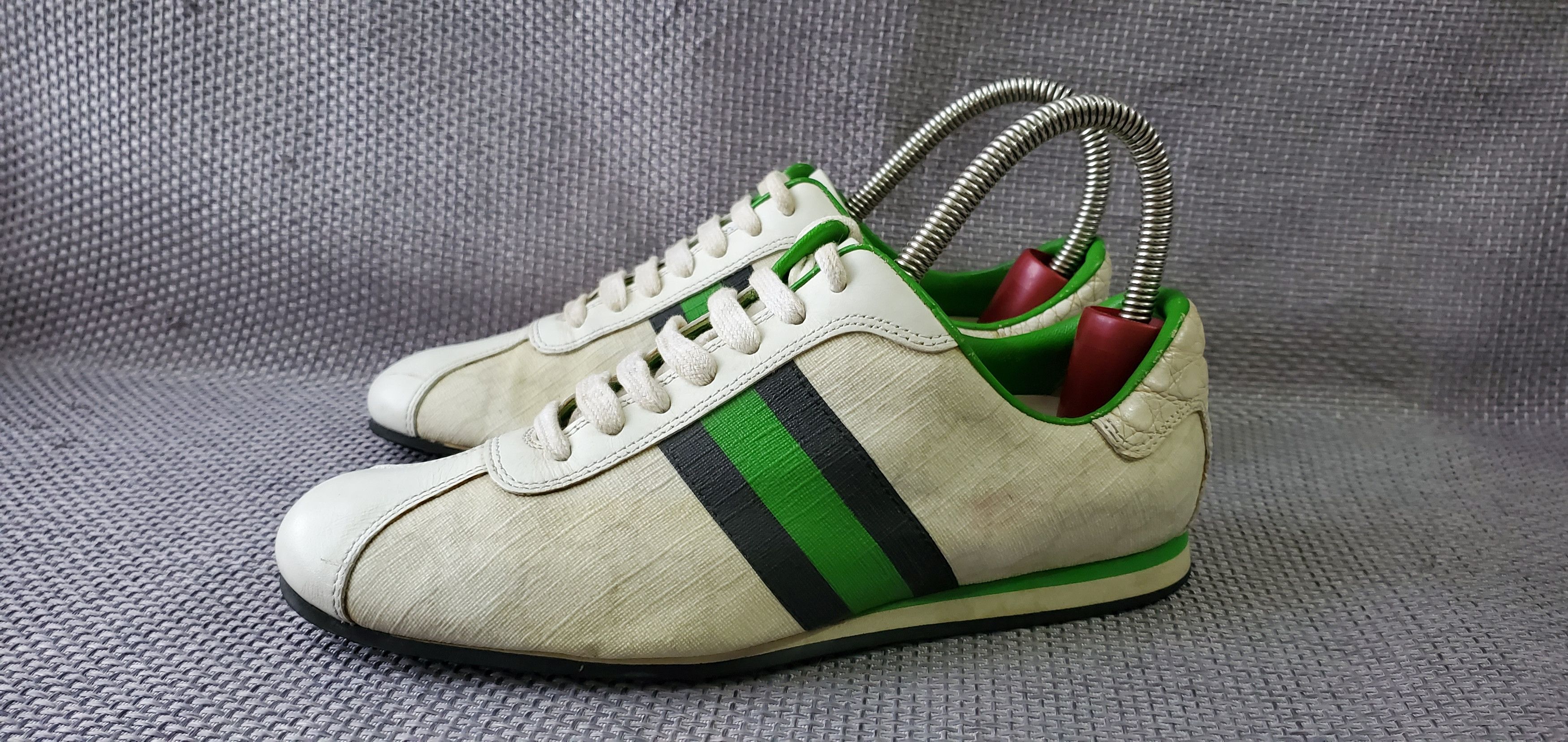 Gucci Gucci Crocodile Cut Lo Top Sneakers Size US 7 / IT 37 - 1 Thumbnail