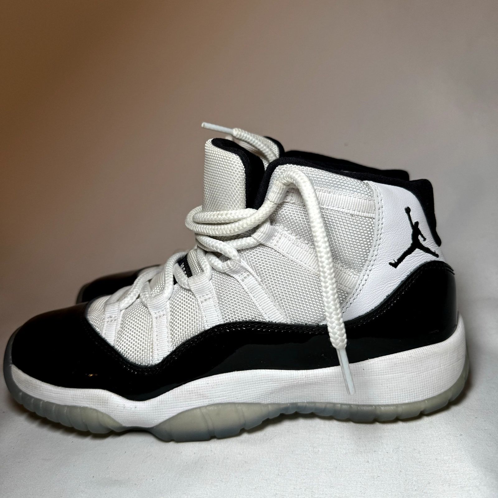 Jordan Brand × Nike Size 6.5 - Air Jordan 11 Retro GS Concord 2018 Men's Shoes Size US 6.5 / EU 39-40 - 8 Thumbnail