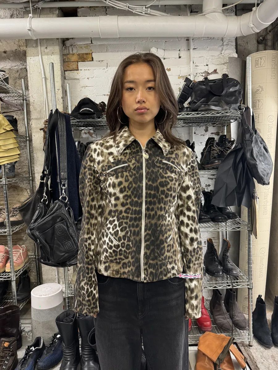 Roberto Cavalli 2000s Roberto Cavalli Leopard Print Zip Jacket Size M / US 6-8 / IT 42-44 - 3 Thumbnail