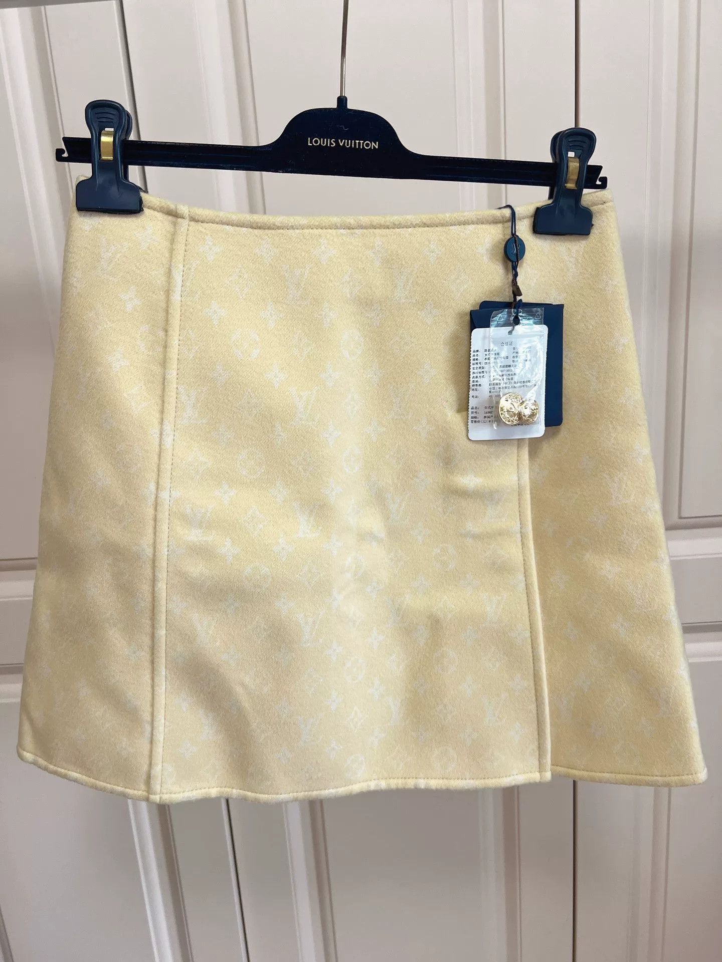 Louis Vuitton LV Women's Skirt Size 36 Size 36" / US 14 / IT 50 - 1 Thumbnail