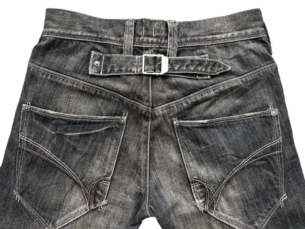 Japanese Brand Japanese Brand Straight Cut Buckle Back Denim Jeans 29x29.5 Size US 29 - 7 Thumbnail
