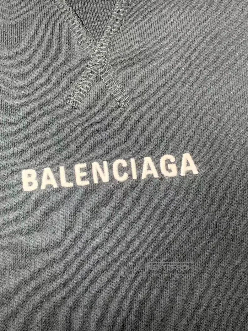 Balenciaga Balenciaga Collar Embroidered Drop Shoulder Long Sleeve Ho Size US S / EU 44-46 / 1 - 3 Thumbnail