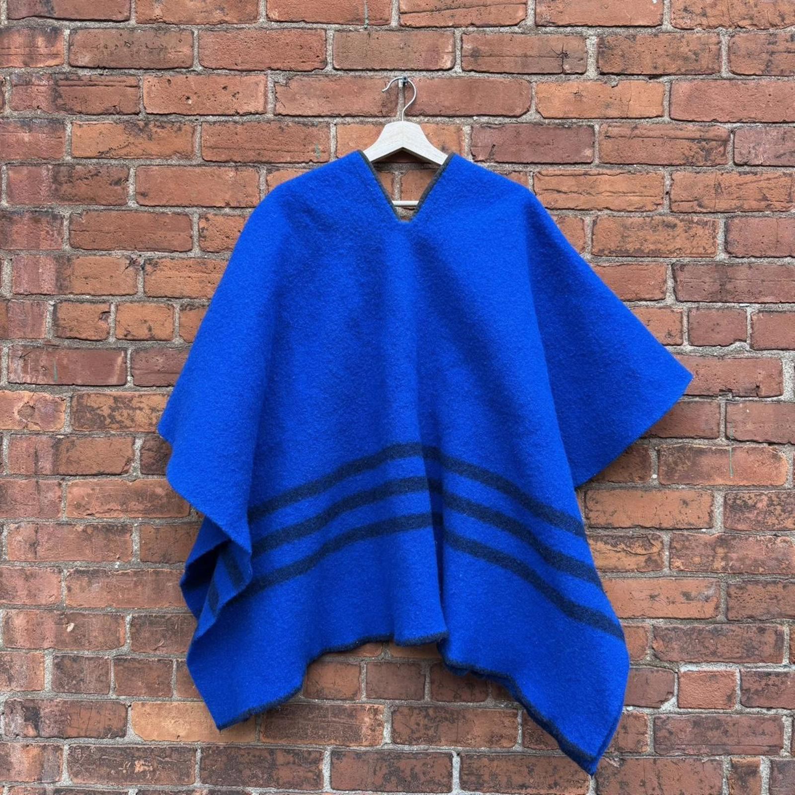 Other Vintage topsy farms Amherst Island wool poncho 80s OS Size US M / EU 48-50 / 2 - 1 Thumbnail