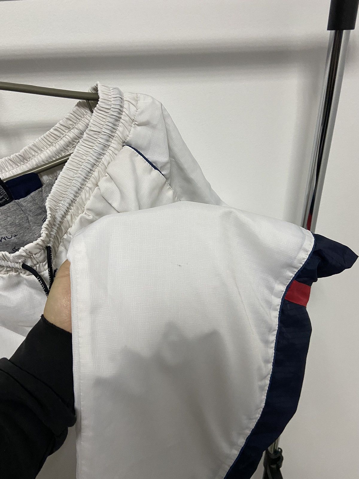 Tommy Hilfiger × Vintage Tommy Hilfiger vintage nylon pants logo skate casuals Size US 36 / EU 52 - 11 Thumbnail
