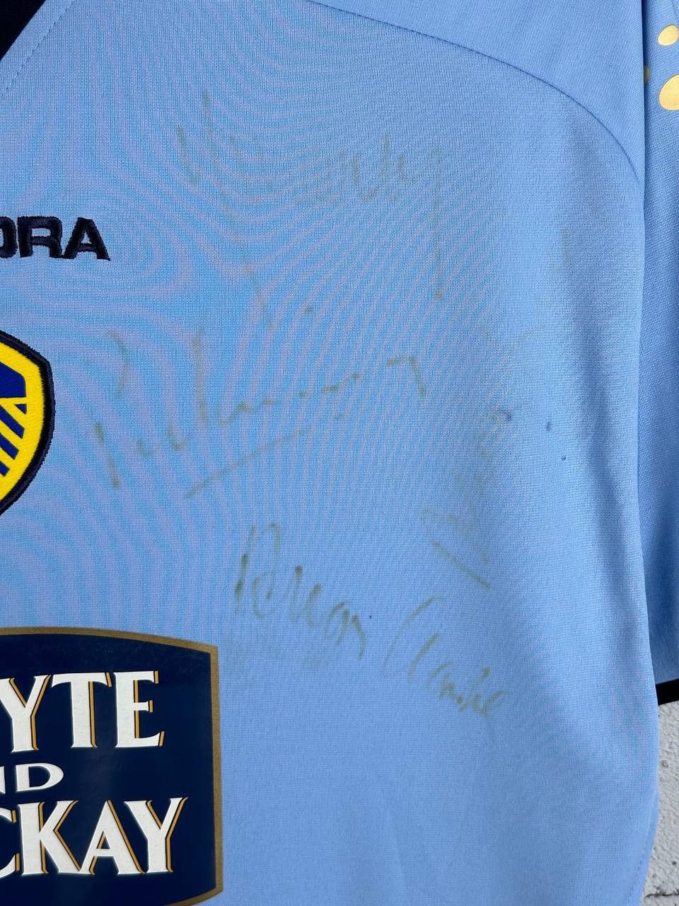 Diadora Signed Diadora Leeds United 2005 2006 Soccer Jersey Football Size US L / EU 52-54 / 3 - 5 Thumbnail