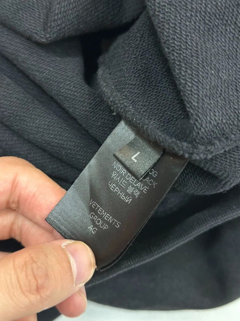 Vetements Vetements Logo anti-war hoodie Size US XS / EU 42 / 0 - 2 Thumbnail