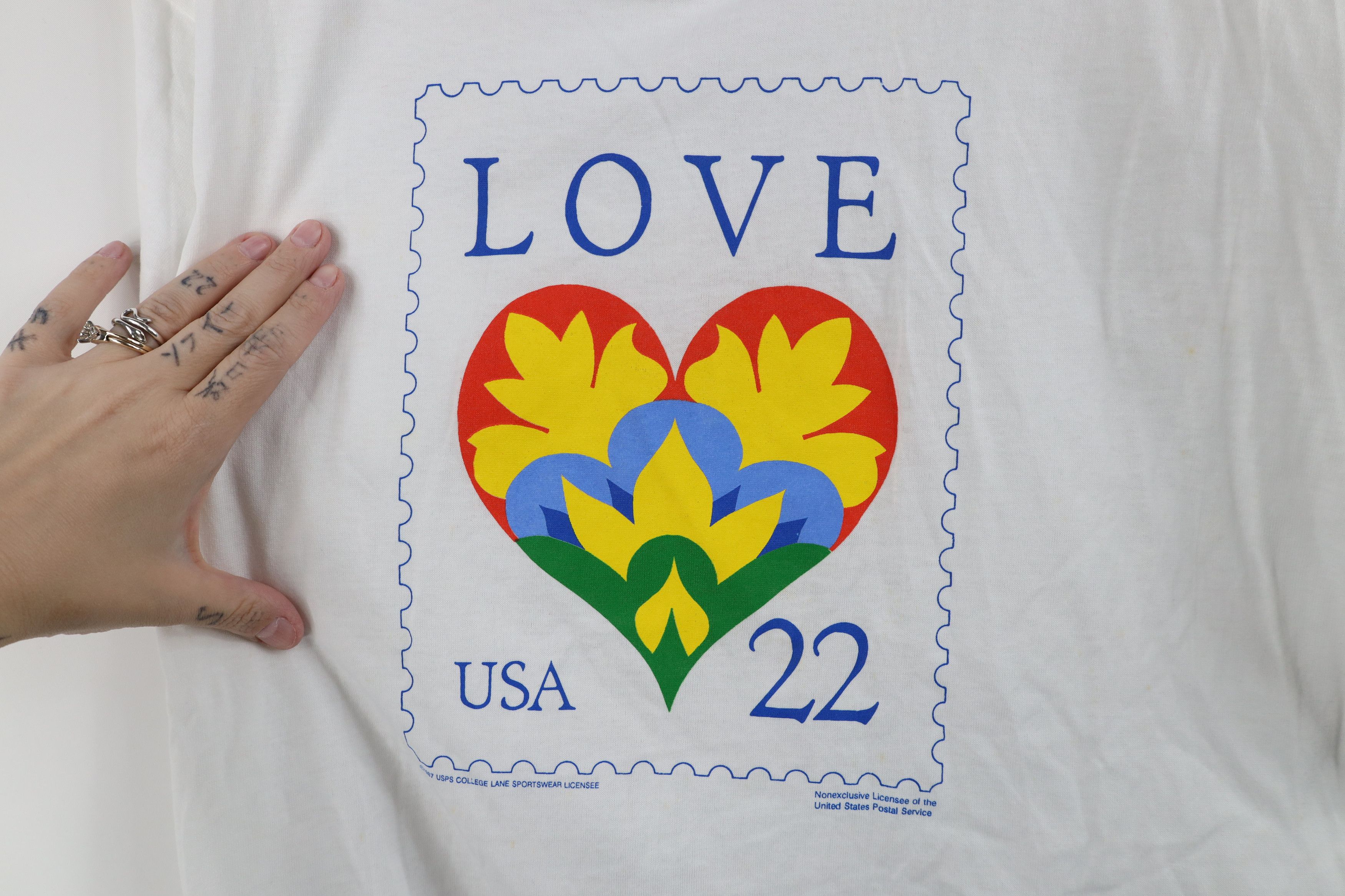 Vintage Vintage 80s Streetwear Stamp Heart Love T-Shirt White USA Size XL / US 12-14 / IT 48-50 - 4 Thumbnail