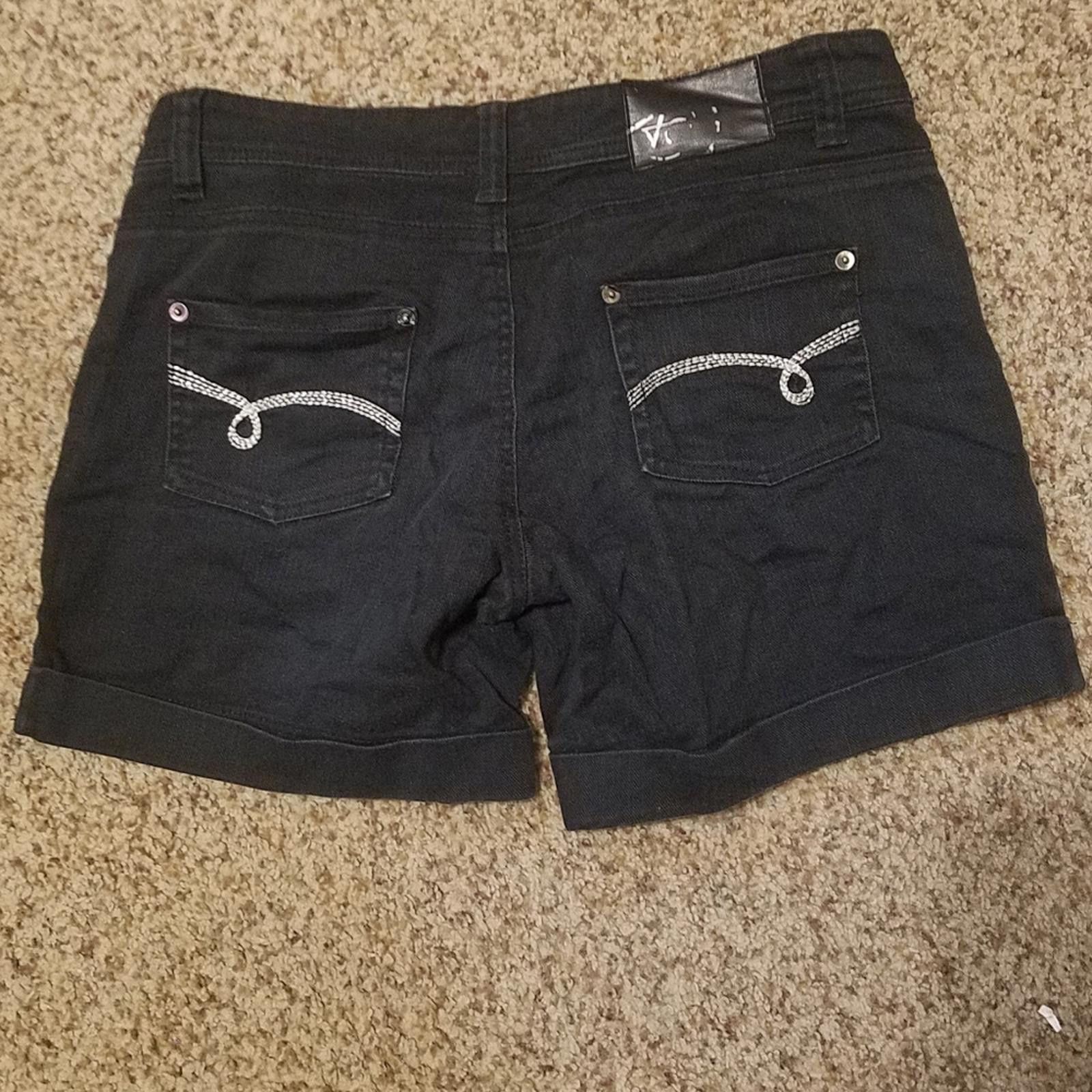 Designer Ann Christine Black Shorts Size Medium Size 32" / US 10 / IT 46 - 1 Thumbnail