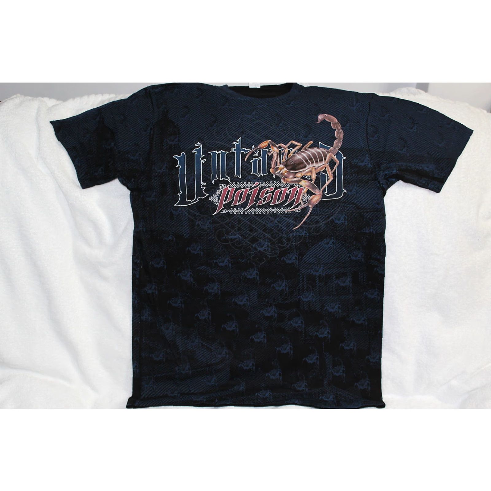 Vintage VINTAGE C & H Scorpion Untamed Poison Graphic Tee T-Shirt Men's XL Black Size US XL / EU 56 / 4 - 3 Thumbnail